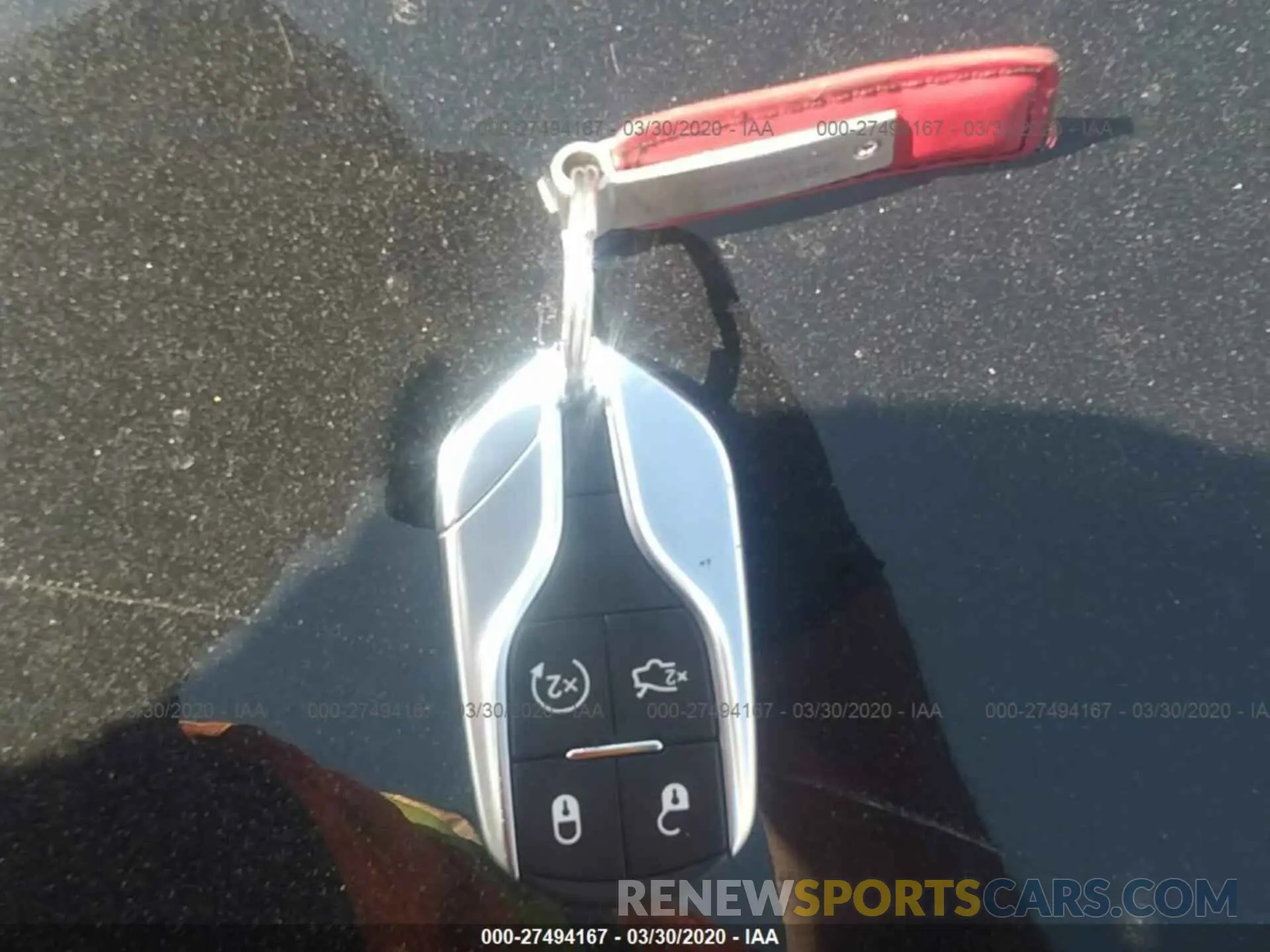 11 fotografías del automóvil dañado ZN661YUA4KX313652 MASERATI LEVANTE 2019