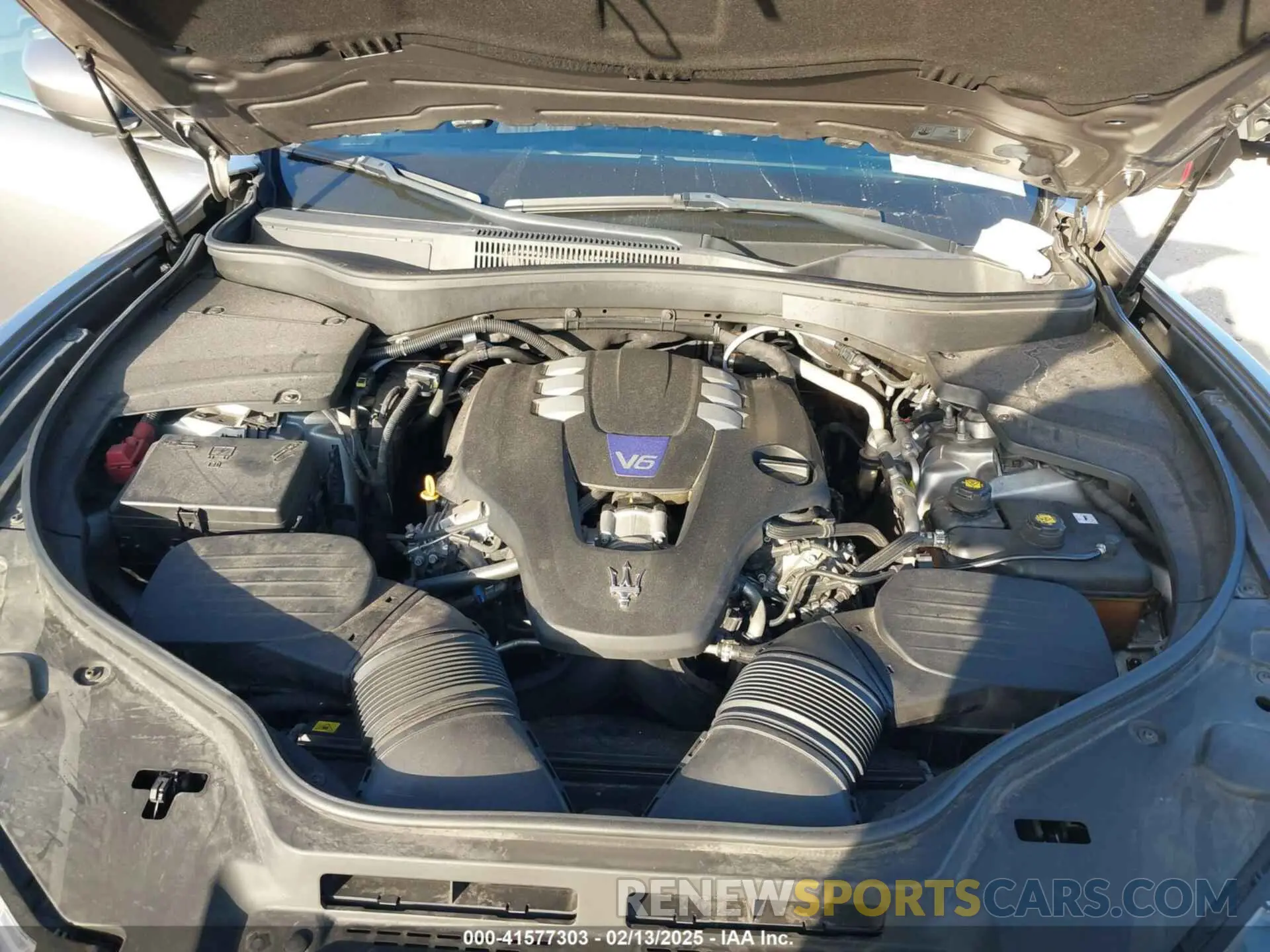 10 fotografías del automóvil dañado ZN661YUA5KX314504 MASERATI LEVANTE 2019