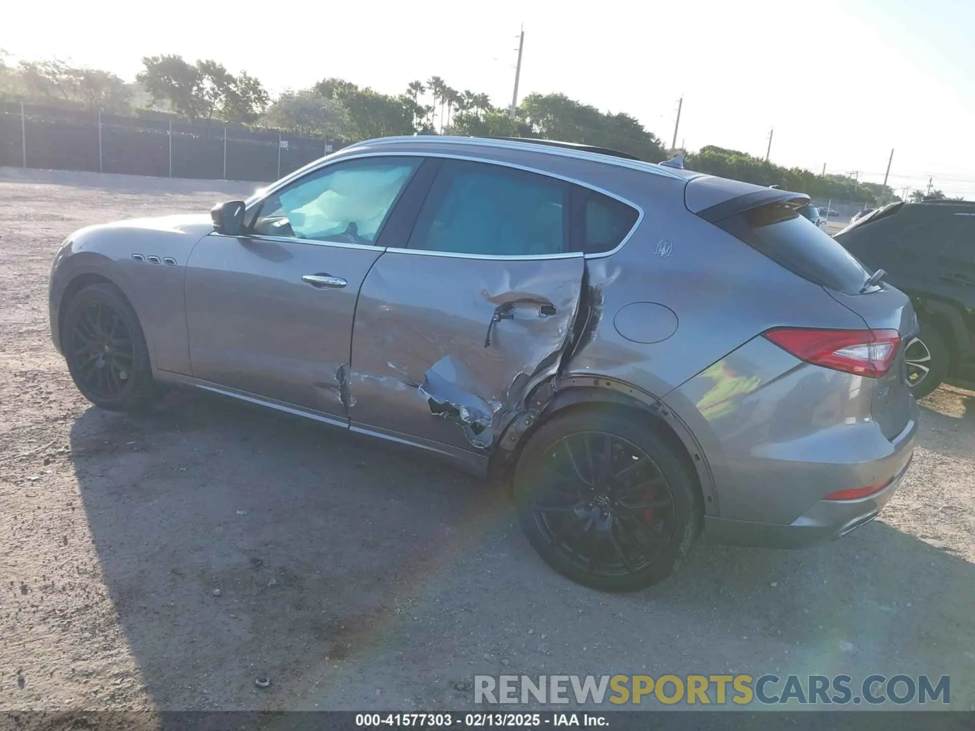3 fotografías del automóvil dañado ZN661YUA5KX314504 MASERATI LEVANTE 2019