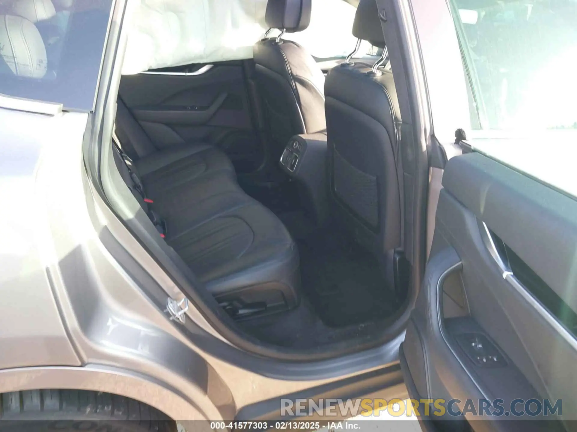 8 fotografías del automóvil dañado ZN661YUA5KX314504 MASERATI LEVANTE 2019