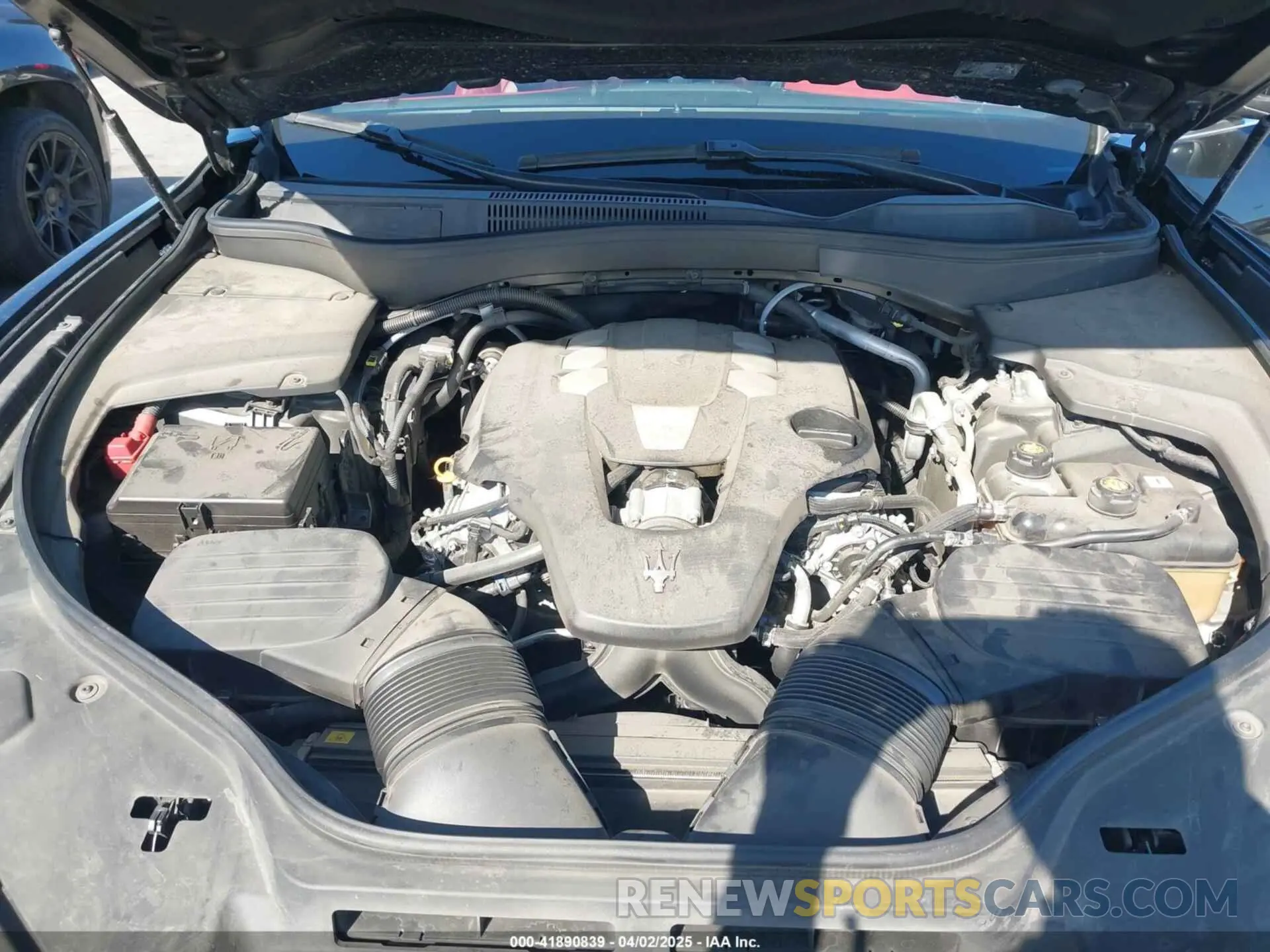 10 fotografías del automóvil dañado ZN661XUS2LX341454 MASERATI LEVANTE 2020