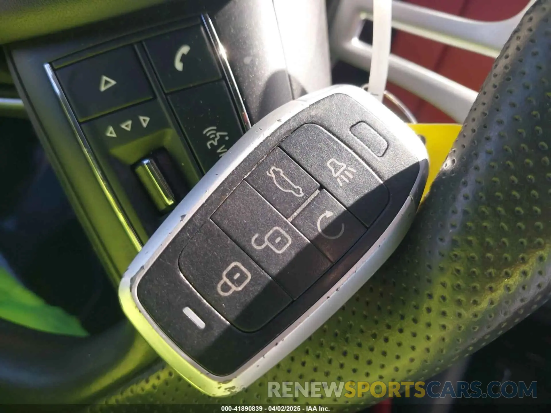 11 fotografías del automóvil dañado ZN661XUS2LX341454 MASERATI LEVANTE 2020