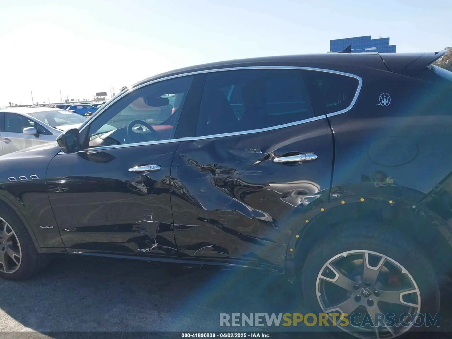 14 fotografías del automóvil dañado ZN661XUS2LX341454 MASERATI LEVANTE 2020