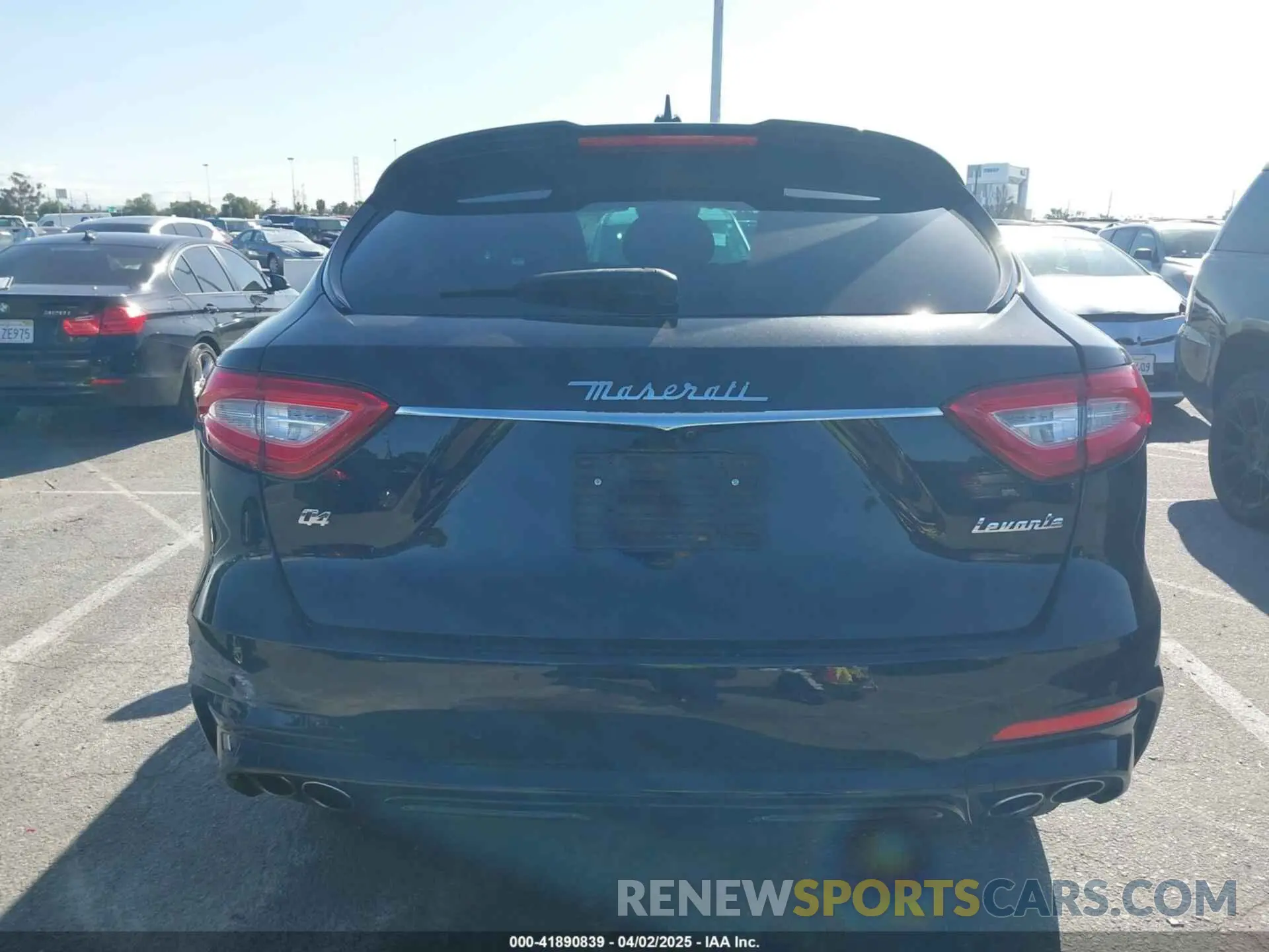 16 fotografías del automóvil dañado ZN661XUS2LX341454 MASERATI LEVANTE 2020