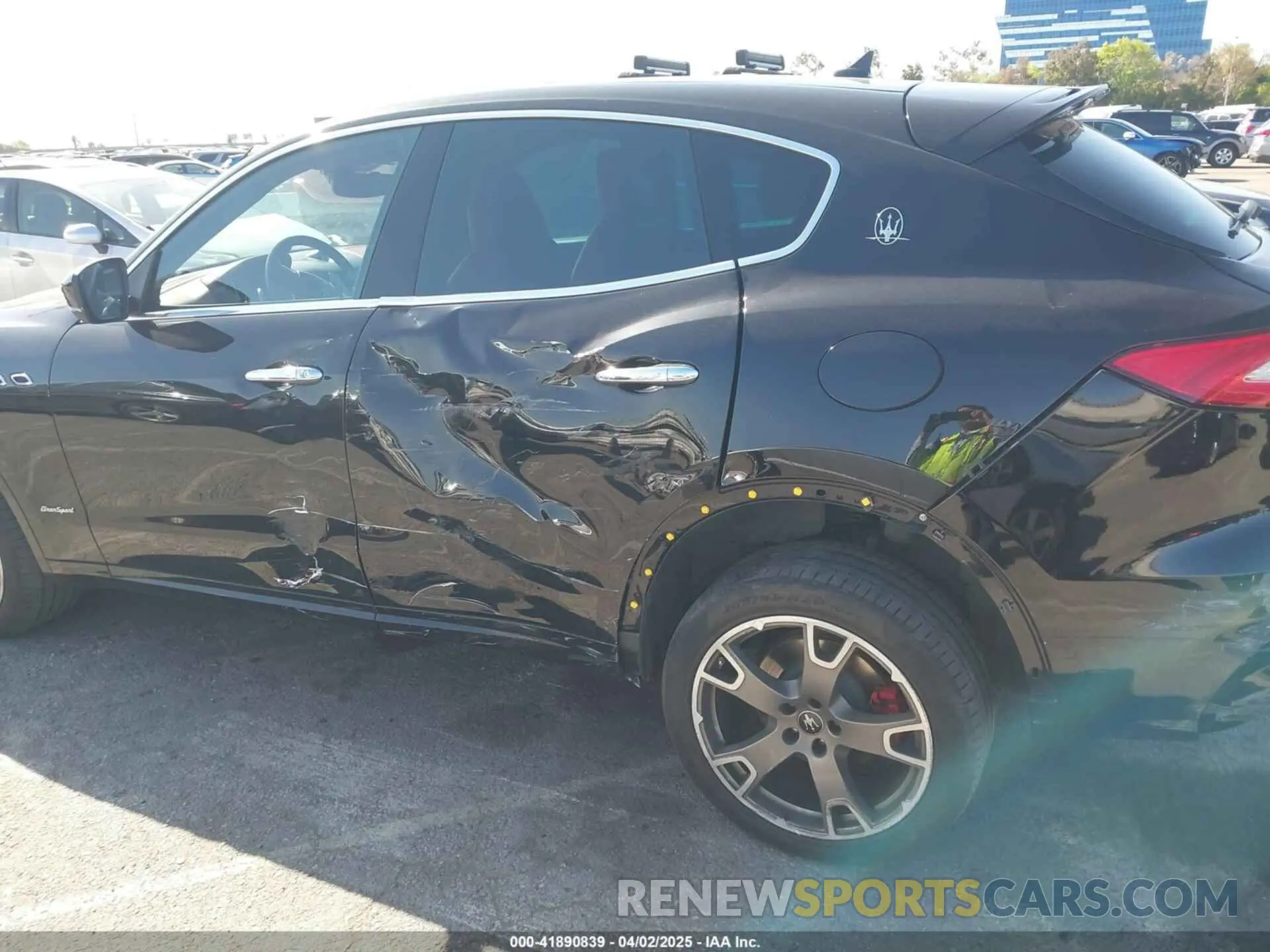 6 fotografías del automóvil dañado ZN661XUS2LX341454 MASERATI LEVANTE 2020