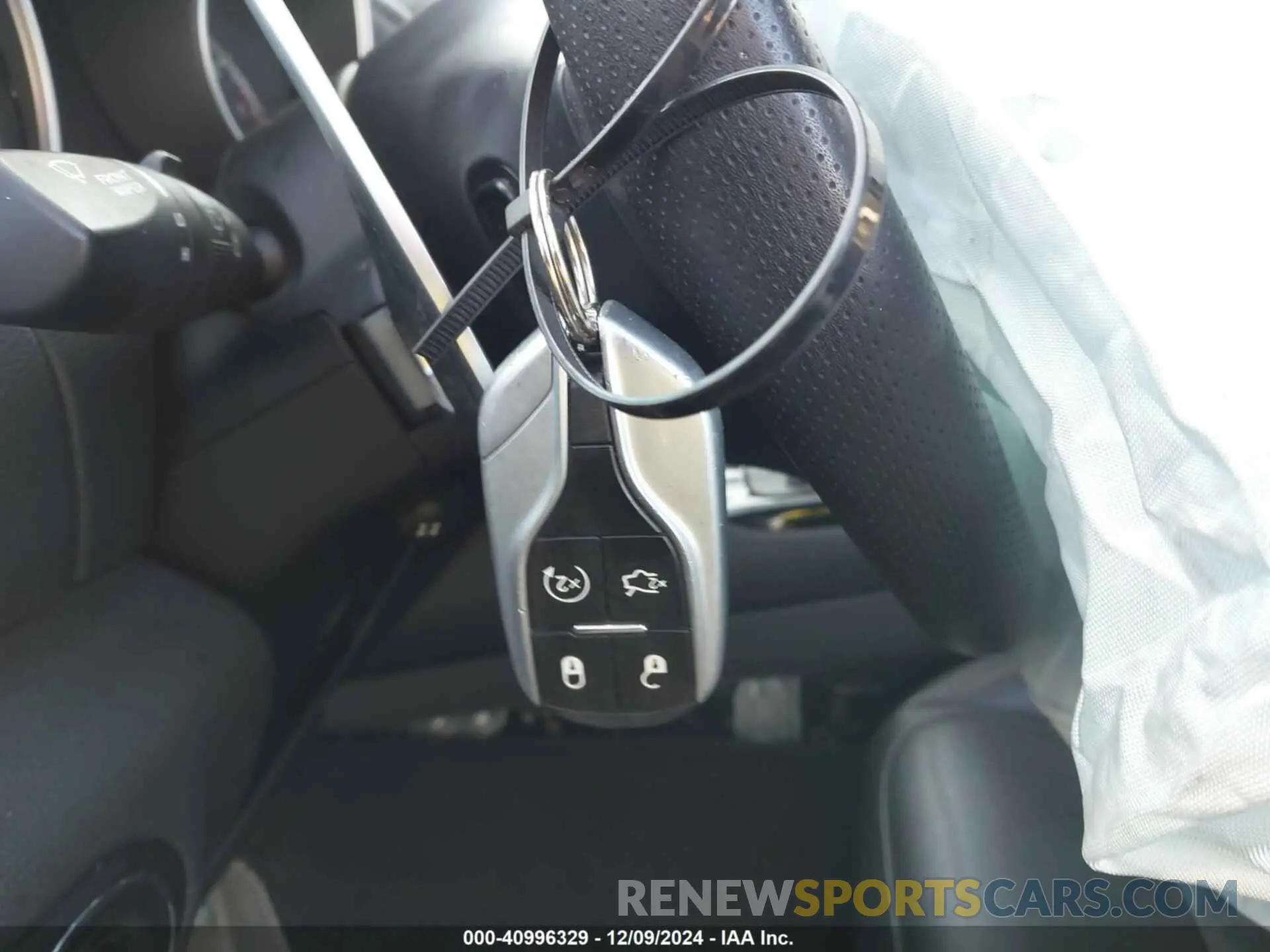 11 fotografías del automóvil dañado ZN661XUS7LX355107 MASERATI LEVANTE 2020
