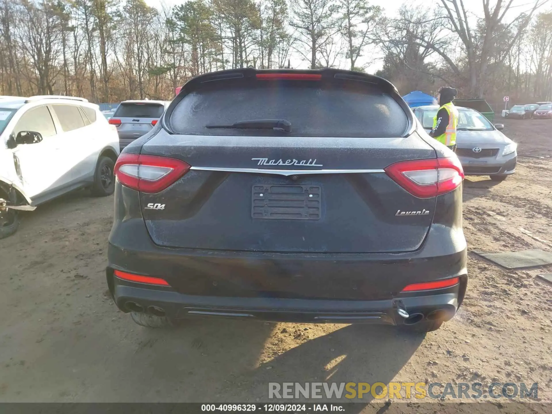 16 fotografías del automóvil dañado ZN661XUS7LX355107 MASERATI LEVANTE 2020