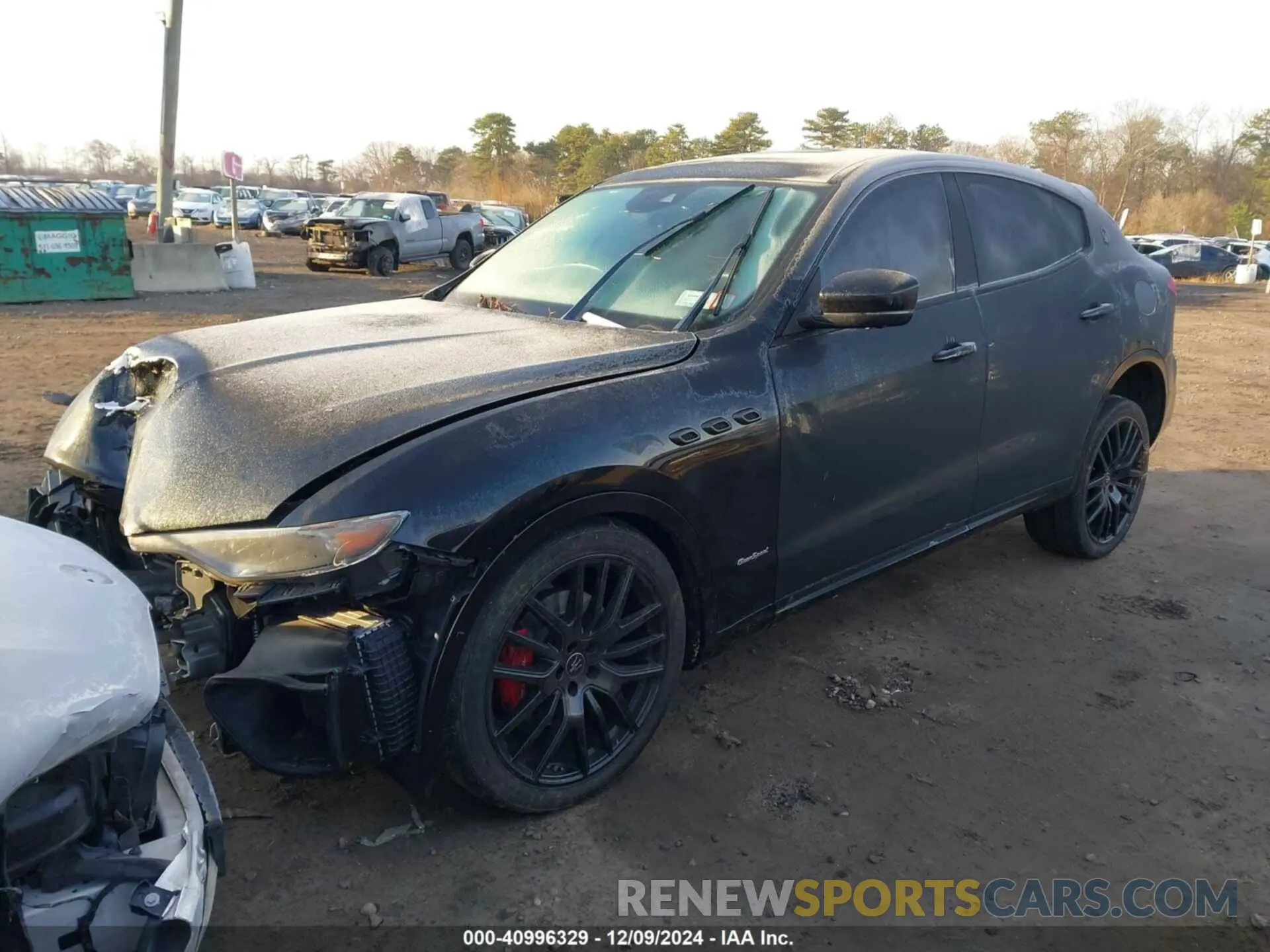 2 fotografías del automóvil dañado ZN661XUS7LX355107 MASERATI LEVANTE 2020
