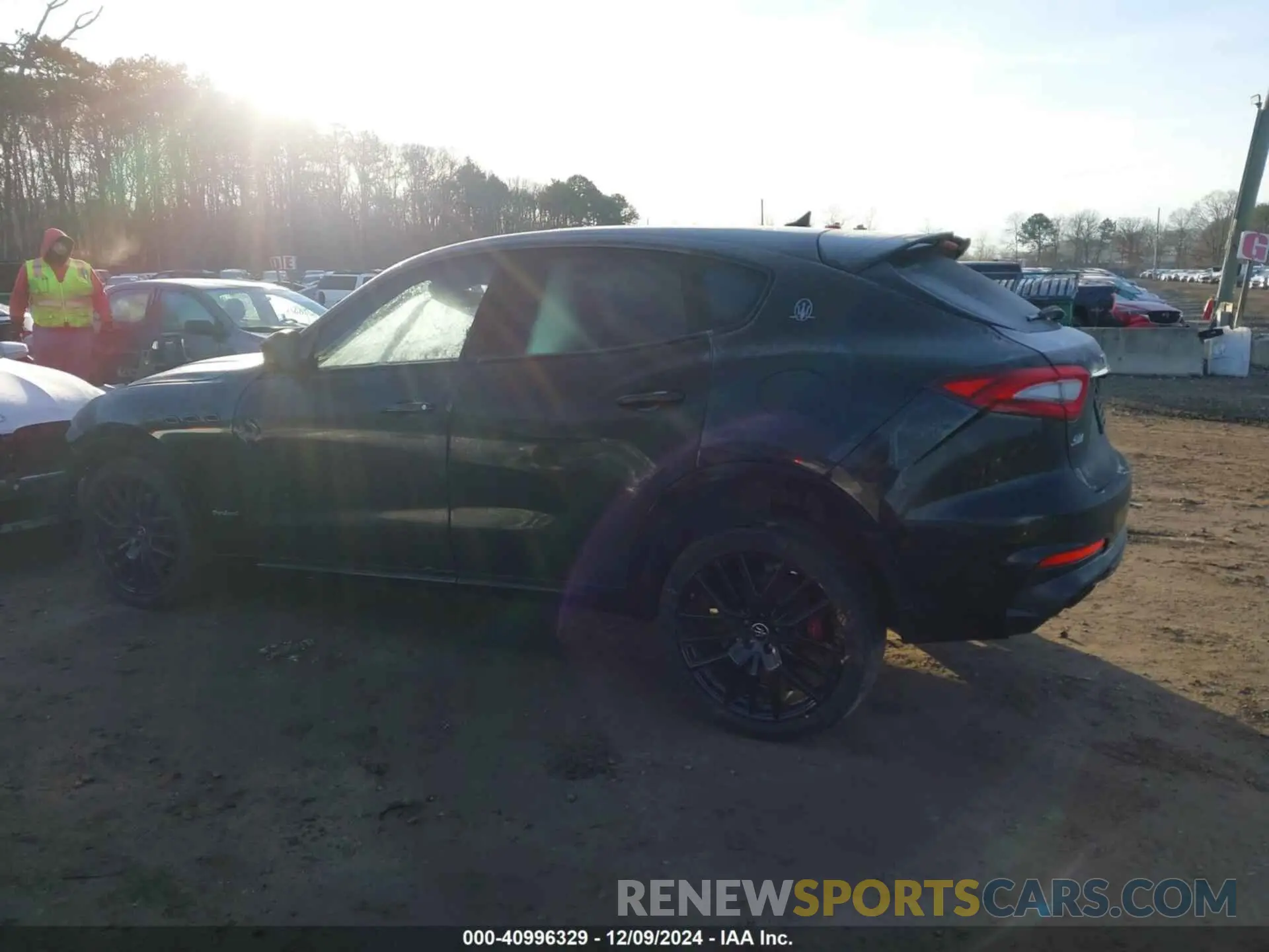 3 fotografías del automóvil dañado ZN661XUS7LX355107 MASERATI LEVANTE 2020