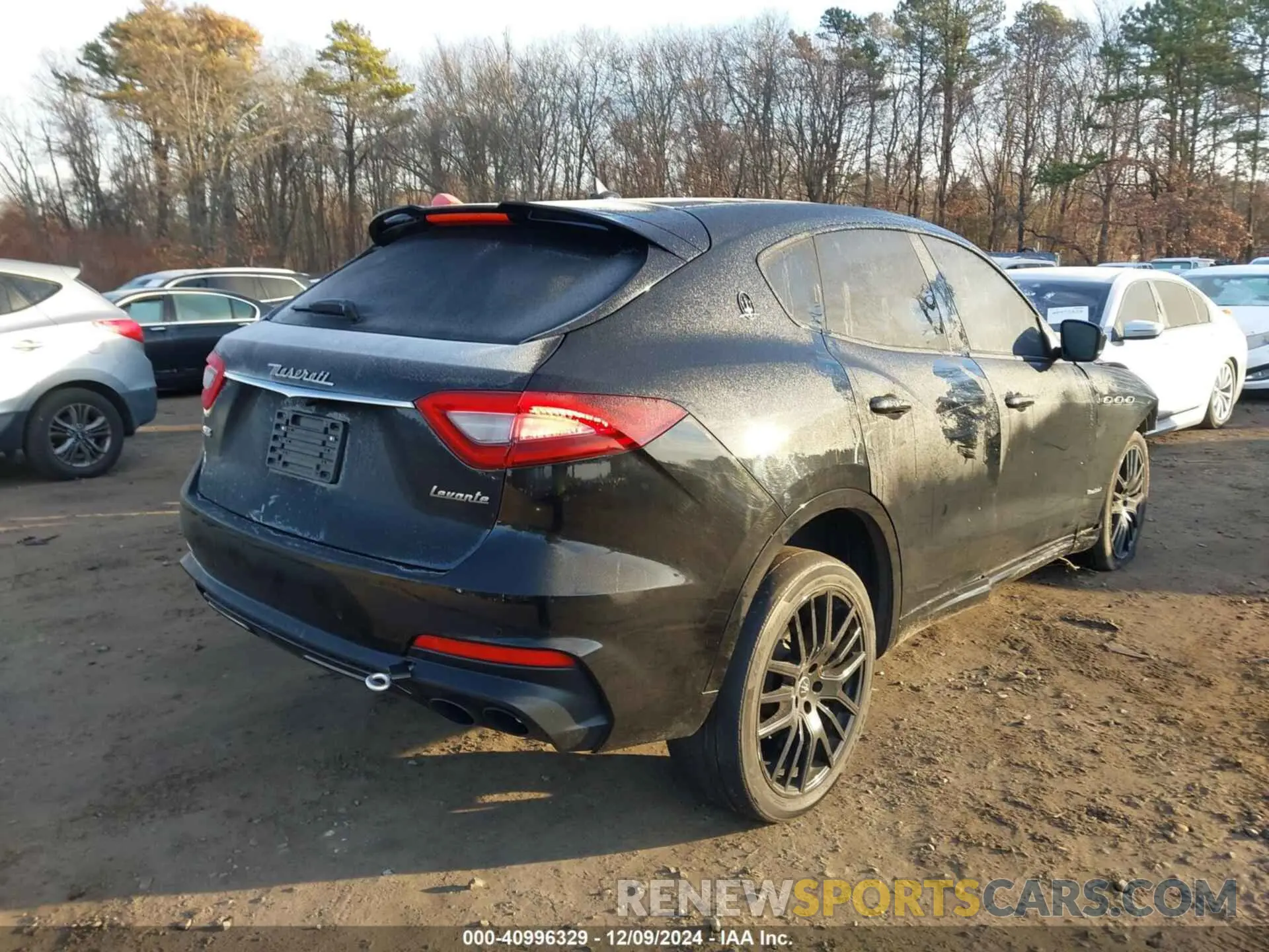 4 fotografías del automóvil dañado ZN661XUS7LX355107 MASERATI LEVANTE 2020