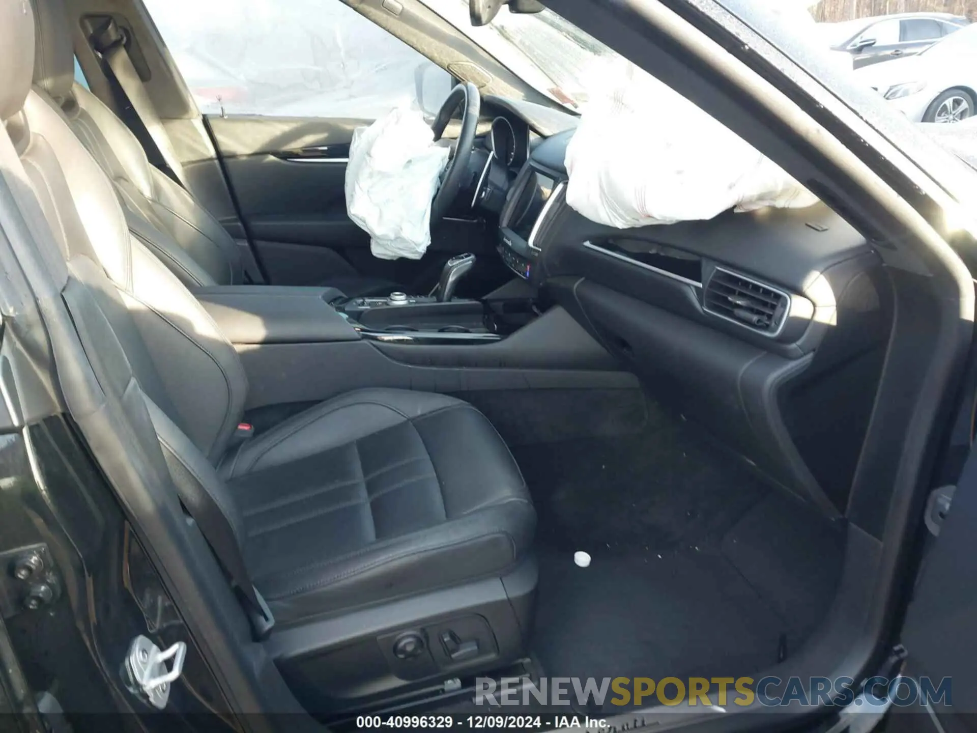 5 fotografías del automóvil dañado ZN661XUS7LX355107 MASERATI LEVANTE 2020