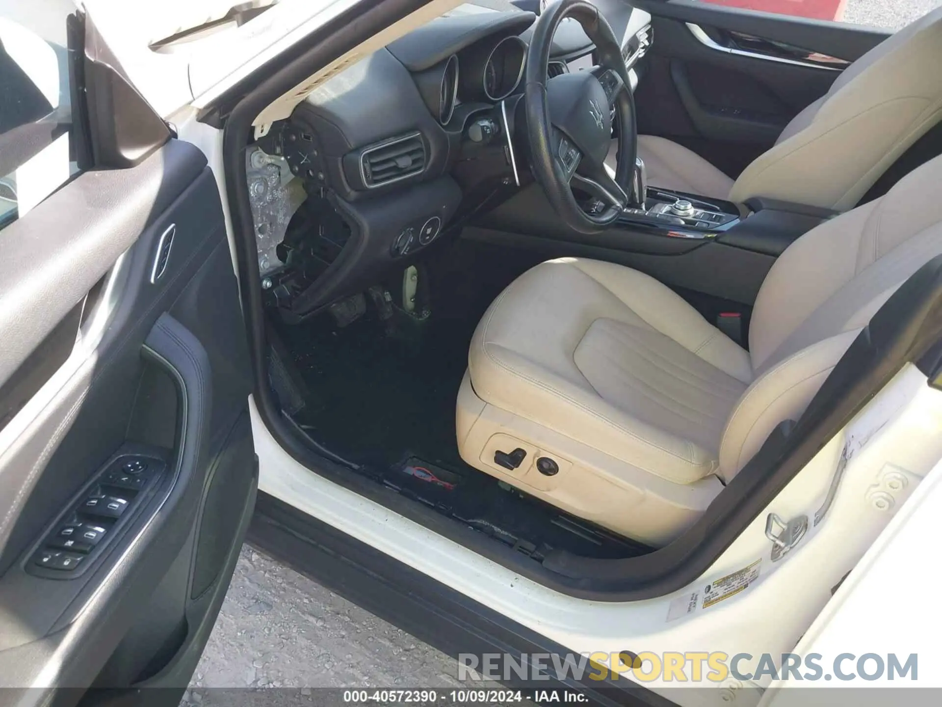 5 fotografías del automóvil dañado ZN661YUAXLX344843 MASERATI LEVANTE 2020