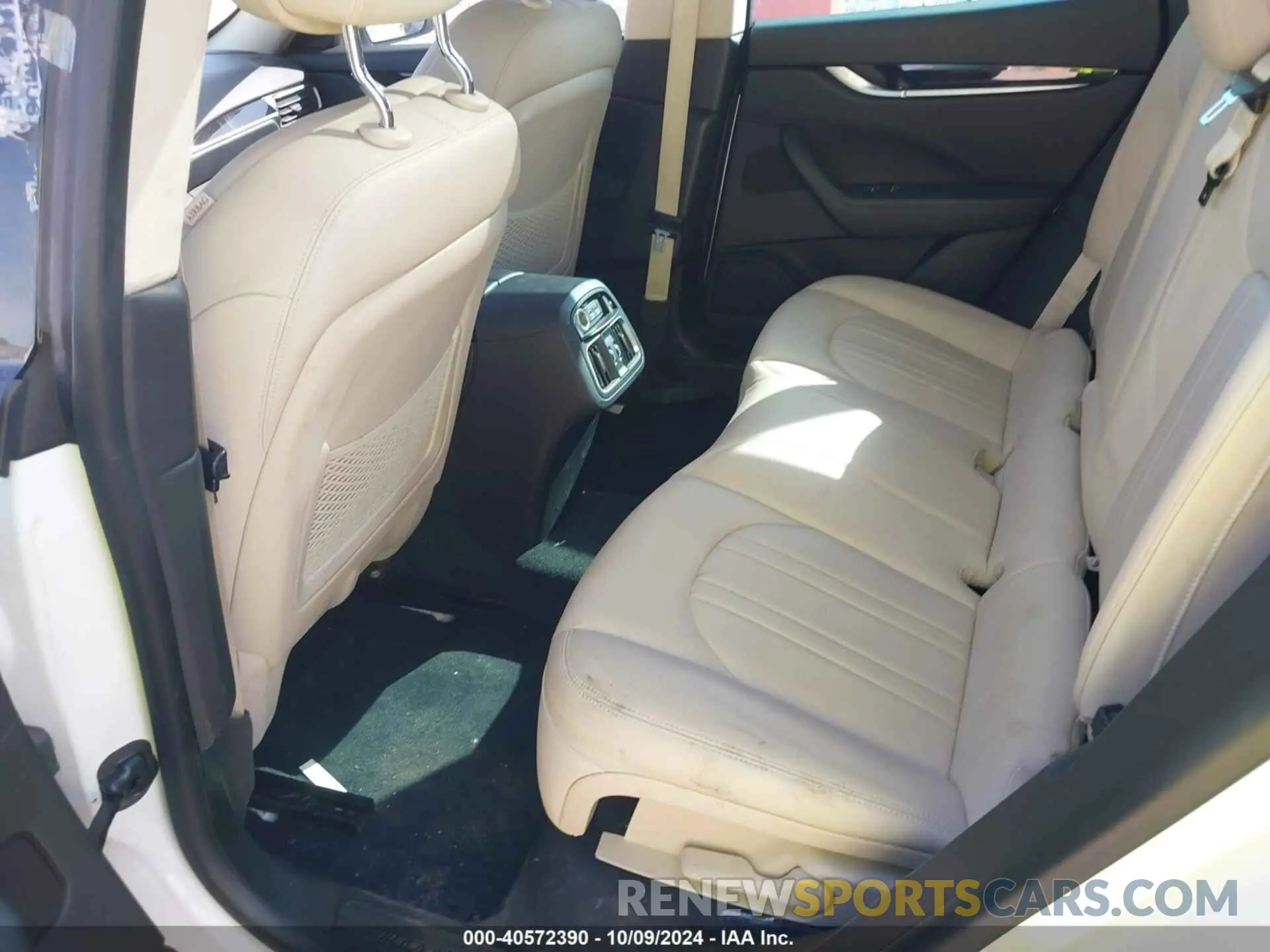 8 fotografías del automóvil dañado ZN661YUAXLX344843 MASERATI LEVANTE 2020