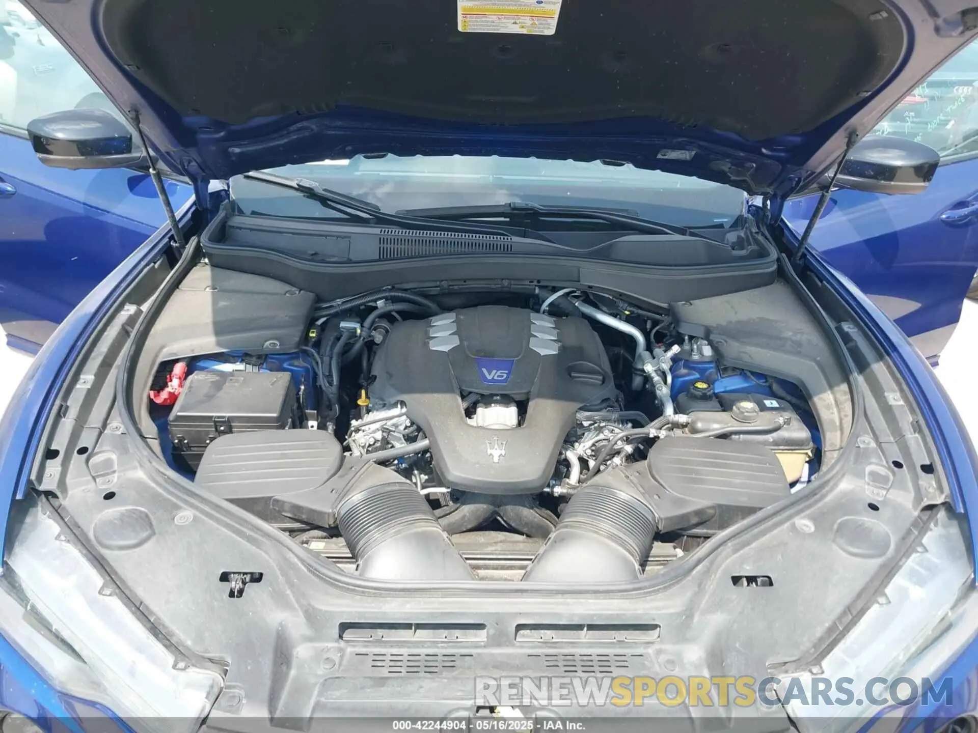 10 fotografías del automóvil dañado ZN661YUS3LX353537 MASERATI LEVANTE 2020