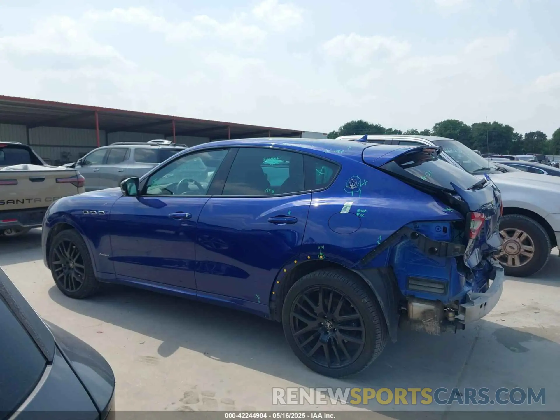 15 fotografías del automóvil dañado ZN661YUS3LX353537 MASERATI LEVANTE 2020