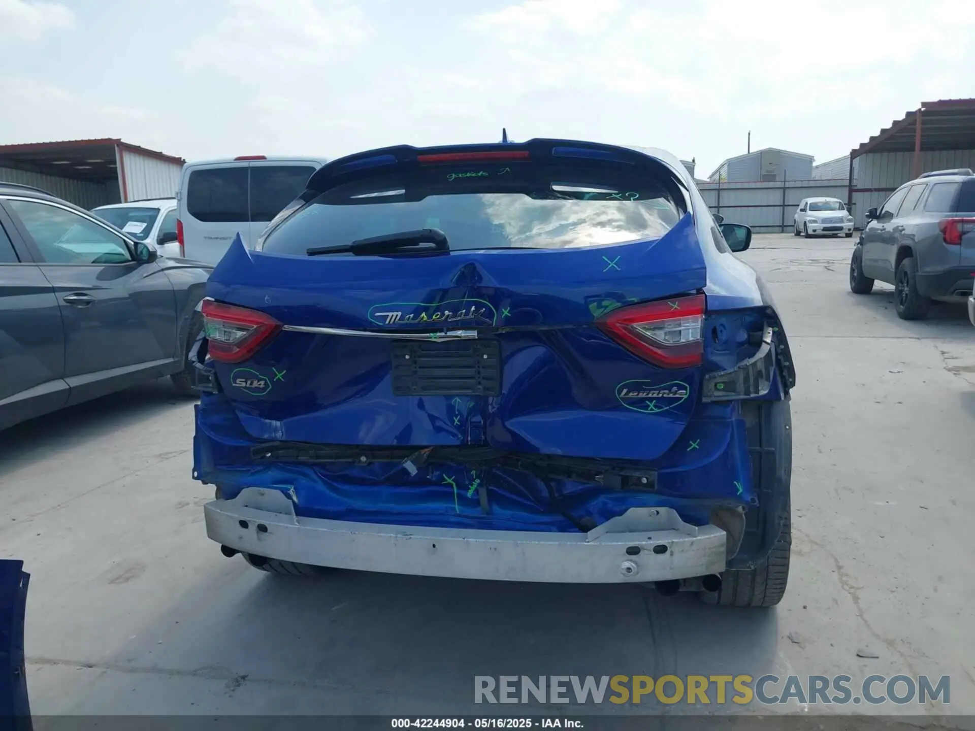 17 fotografías del automóvil dañado ZN661YUS3LX353537 MASERATI LEVANTE 2020