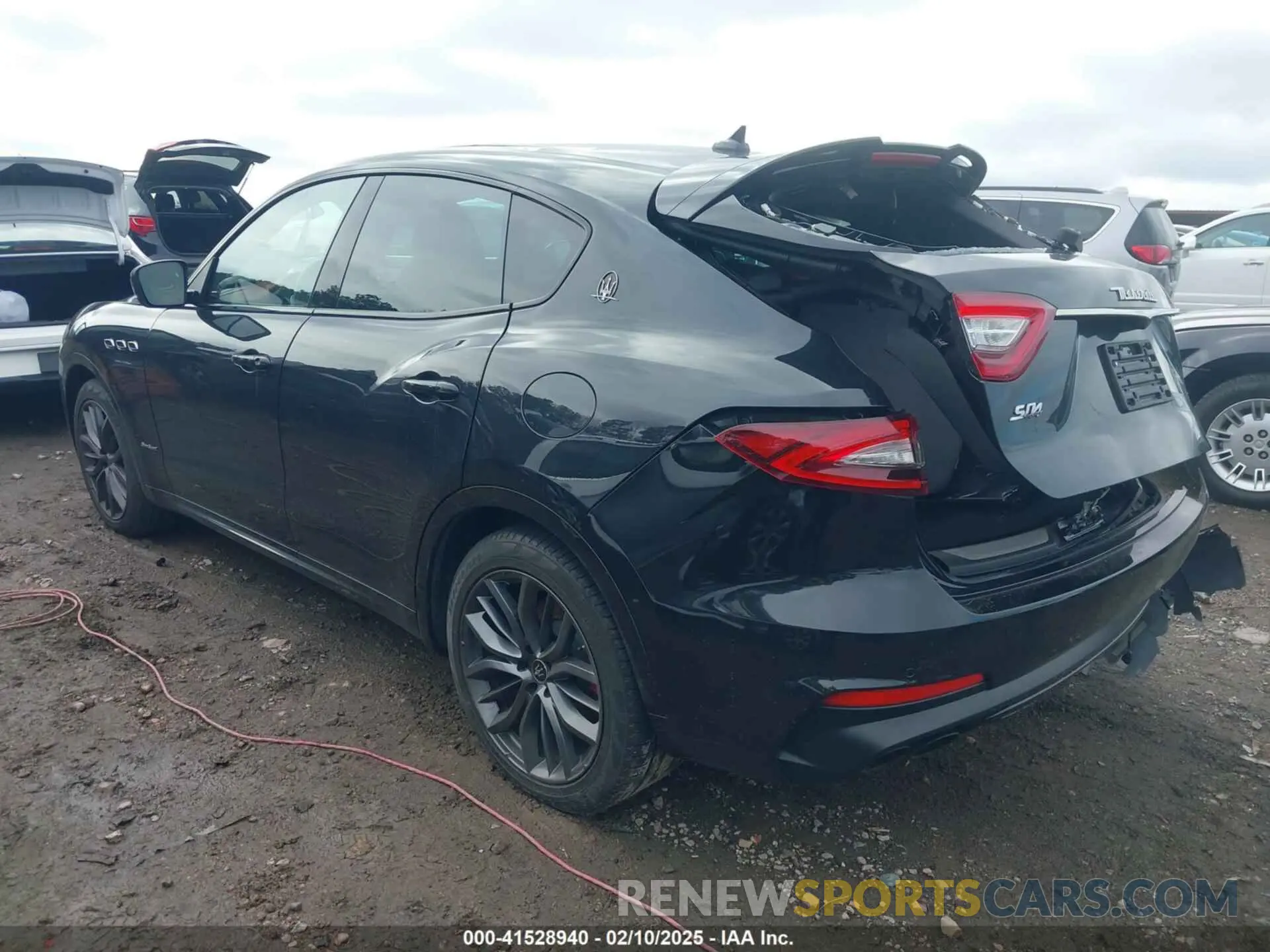 3 fotografías del automóvil dañado ZN661YUS6LX350437 MASERATI LEVANTE 2020