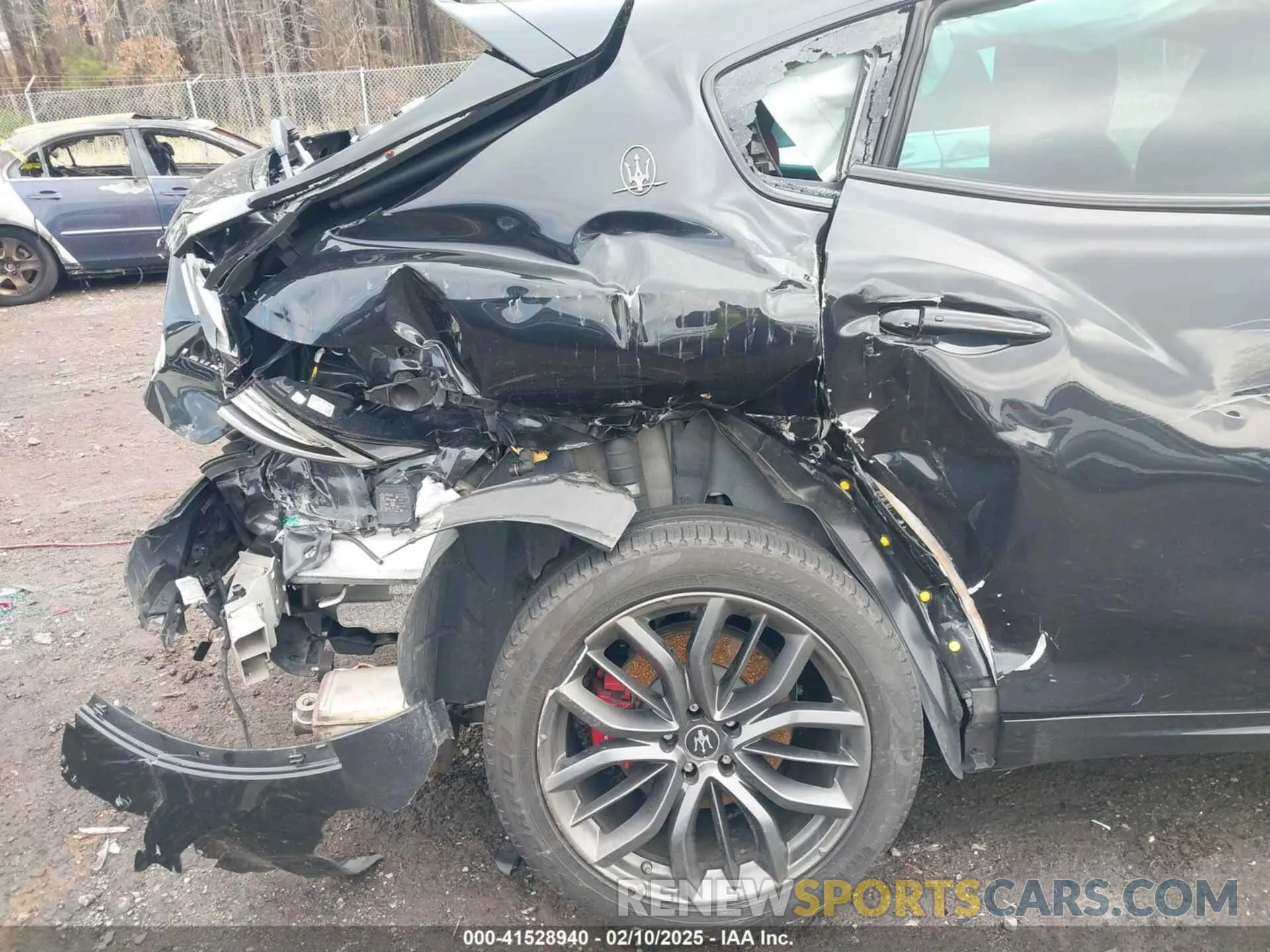6 fotografías del automóvil dañado ZN661YUS6LX350437 MASERATI LEVANTE 2020