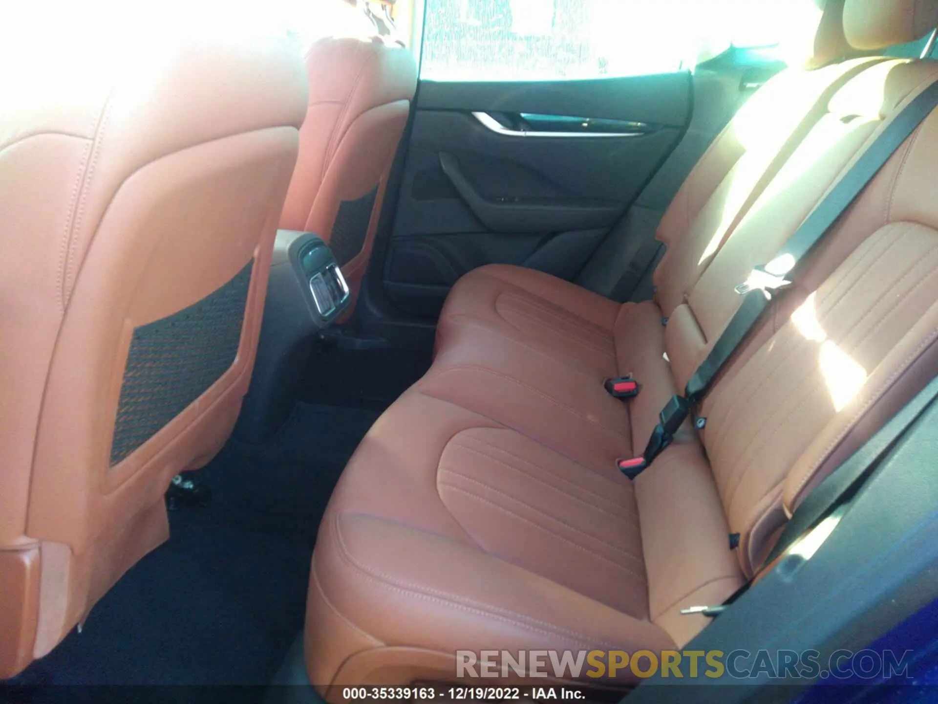 8 fotografías del automóvil dañado ZN661XUA5MX372190 MASERATI LEVANTE 2021