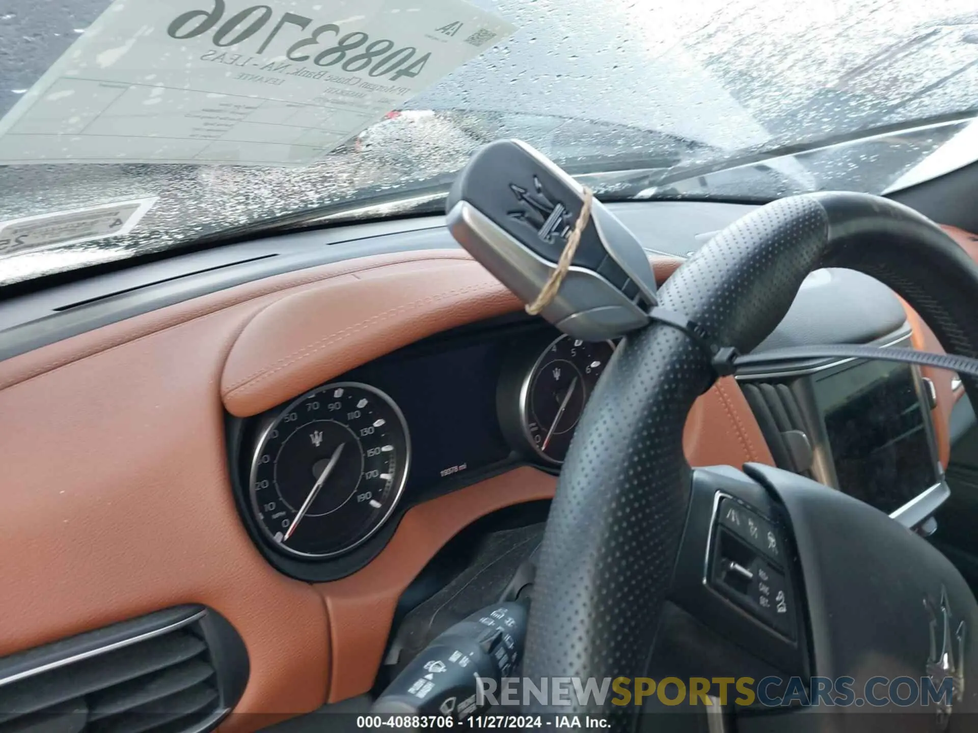 11 fotografías del automóvil dañado ZN661XUA9MX369275 MASERATI LEVANTE 2021