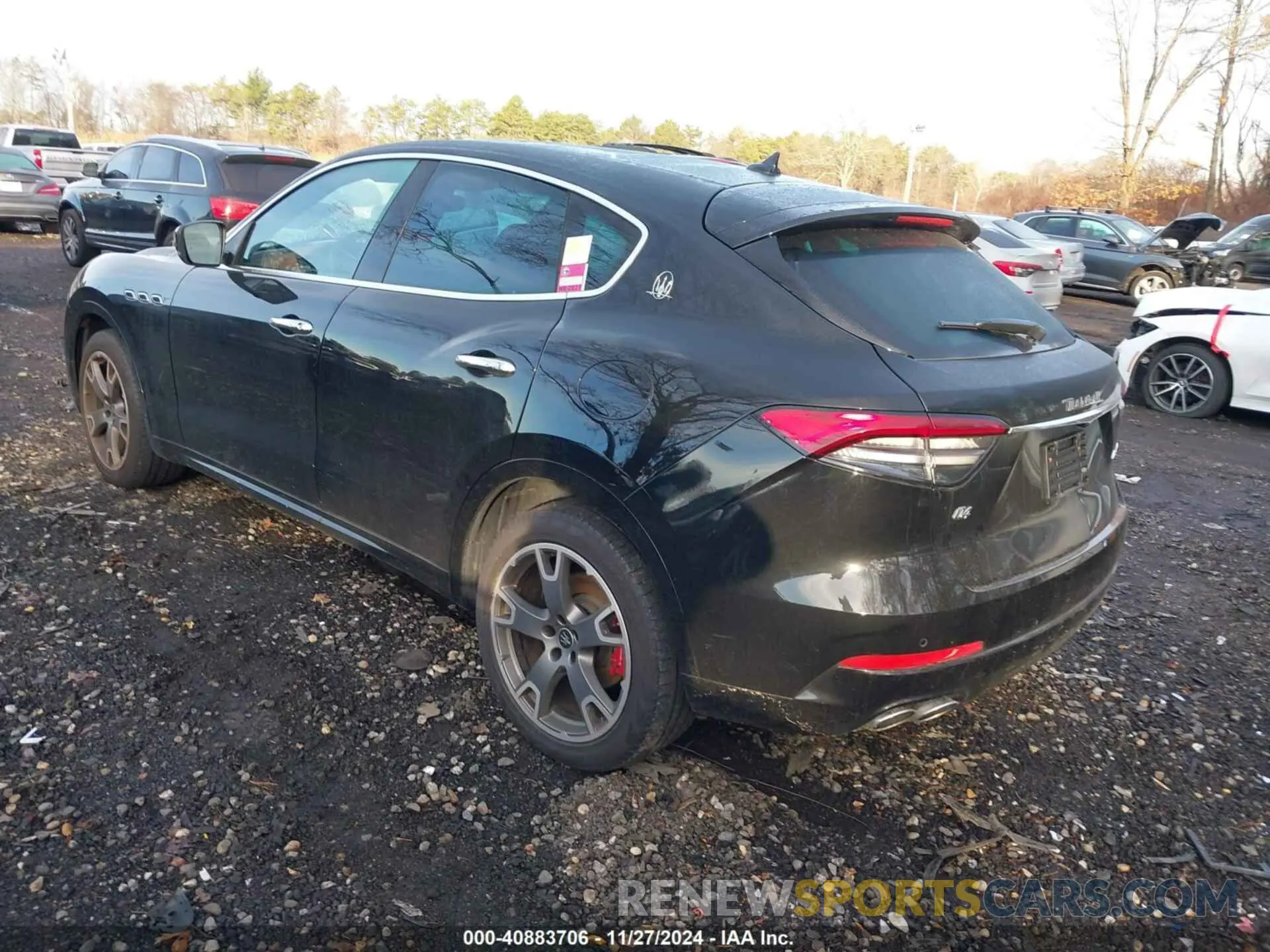 3 fotografías del automóvil dañado ZN661XUA9MX369275 MASERATI LEVANTE 2021