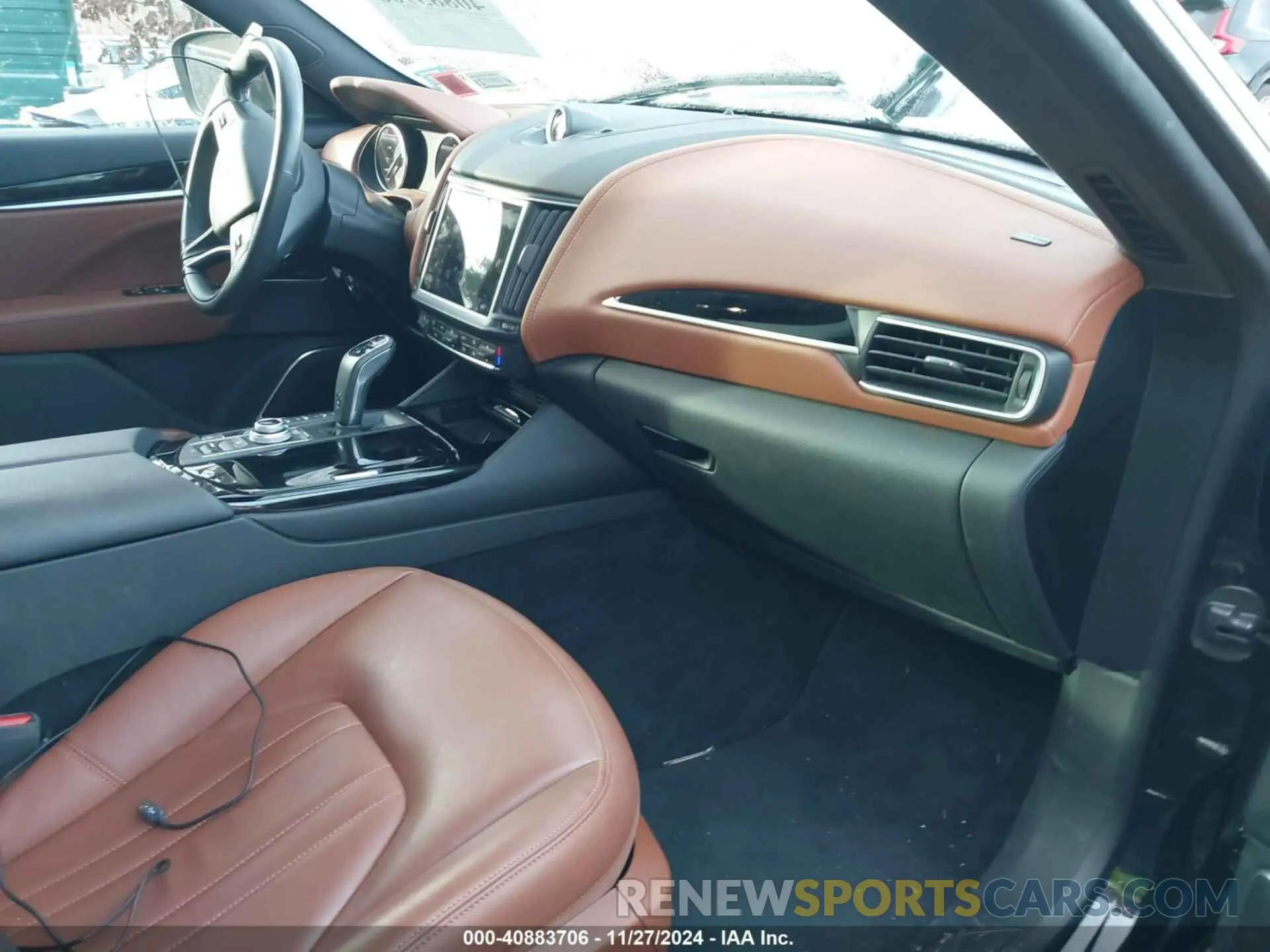 5 fotografías del automóvil dañado ZN661XUA9MX369275 MASERATI LEVANTE 2021
