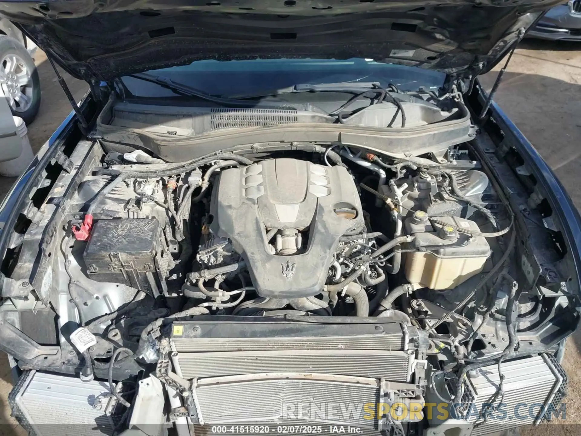 10 fotografías del automóvil dañado ZN661XUAXNX400339 MASERATI LEVANTE 2022