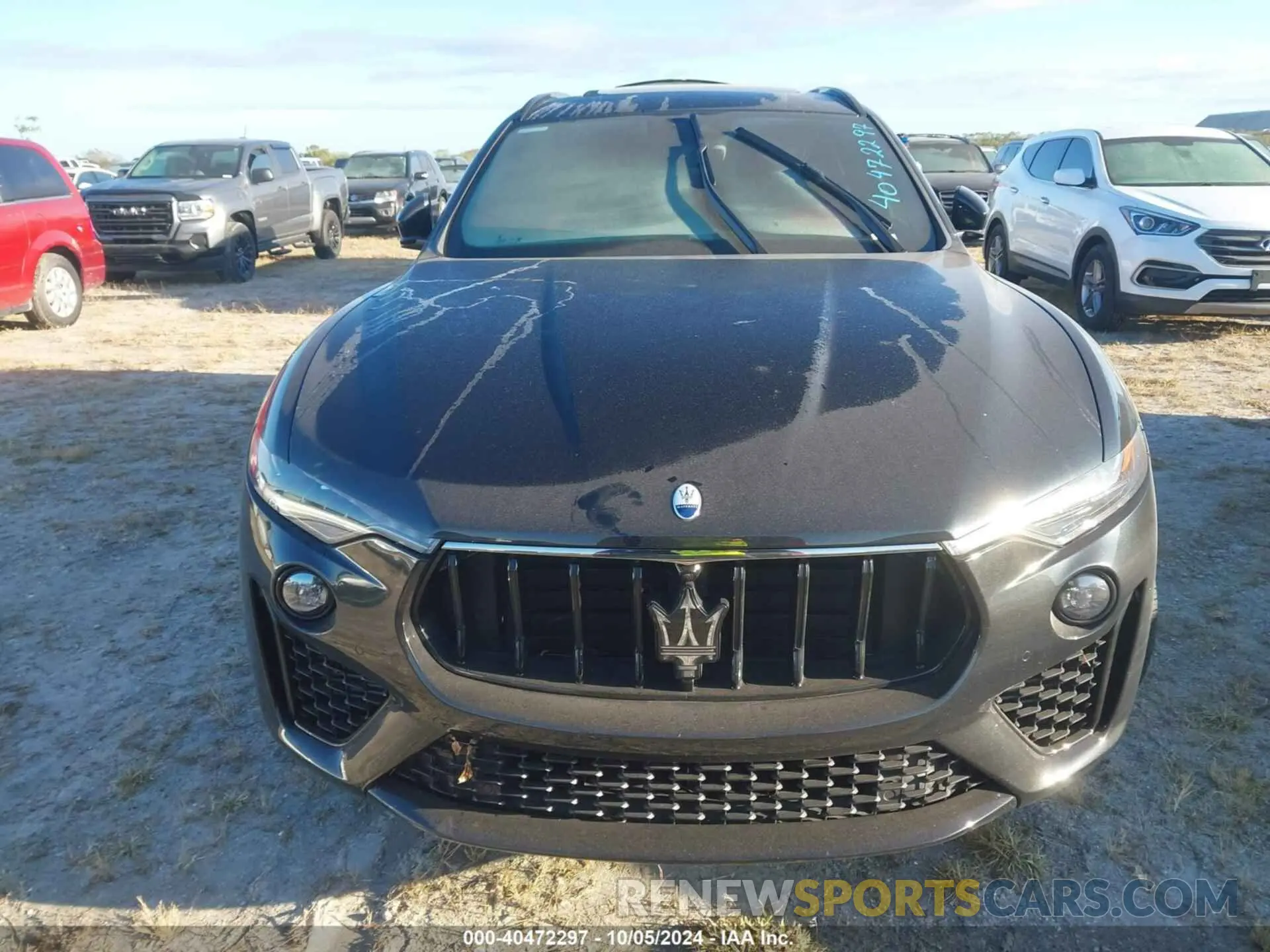 12 fotografías del automóvil dañado ZN661YUM3NX393444 MASERATI LEVANTE 2022
