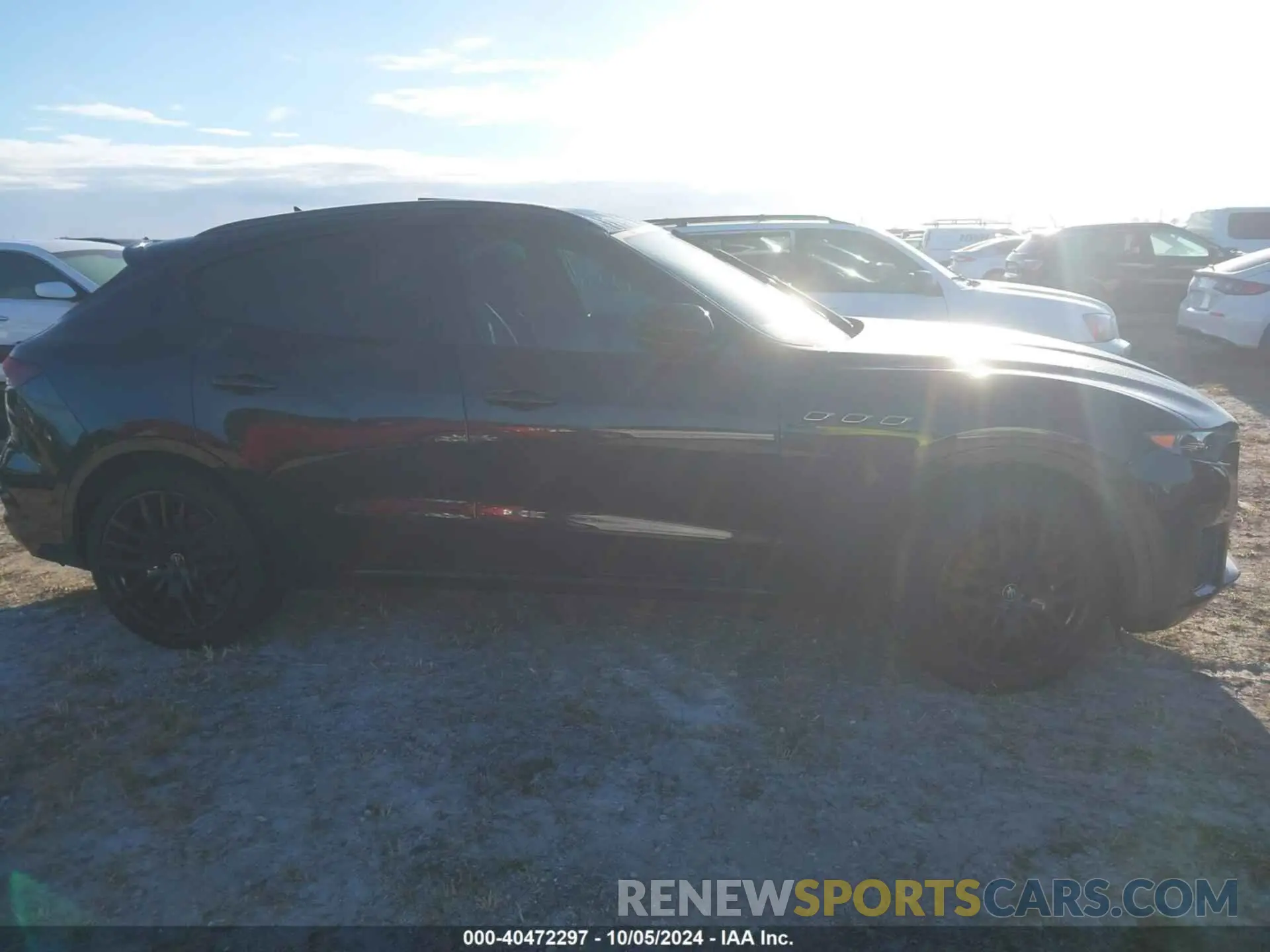 13 fotografías del automóvil dañado ZN661YUM3NX393444 MASERATI LEVANTE 2022