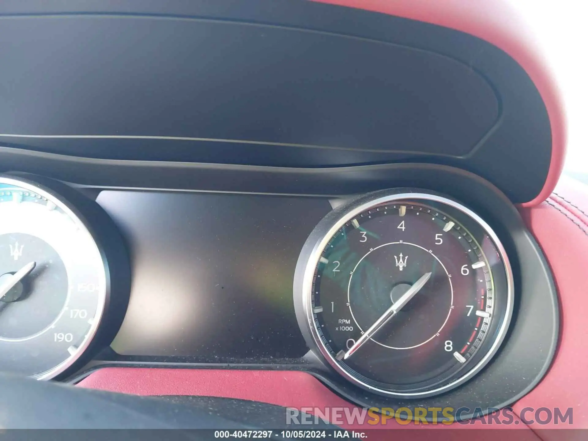 15 fotografías del automóvil dañado ZN661YUM3NX393444 MASERATI LEVANTE 2022