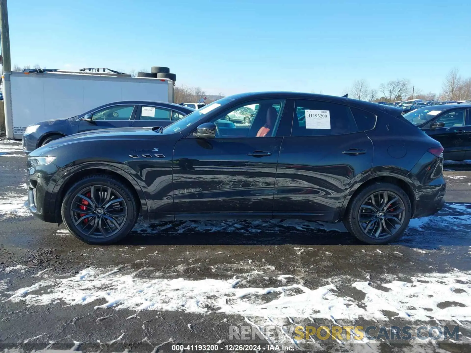 14 fotografías del automóvil dañado ZN661ZUM3NX381428 MASERATI LEVANTE 2022