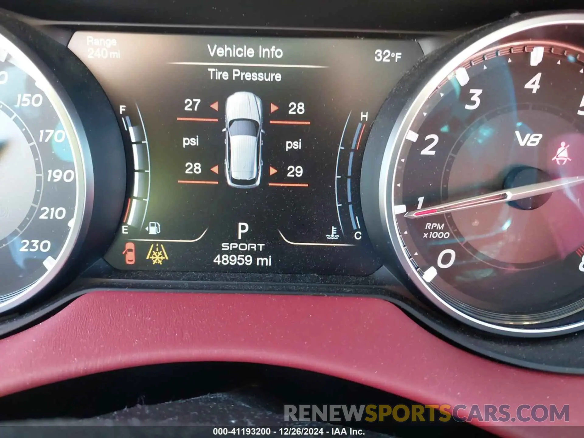 15 fotografías del automóvil dañado ZN661ZUM3NX381428 MASERATI LEVANTE 2022