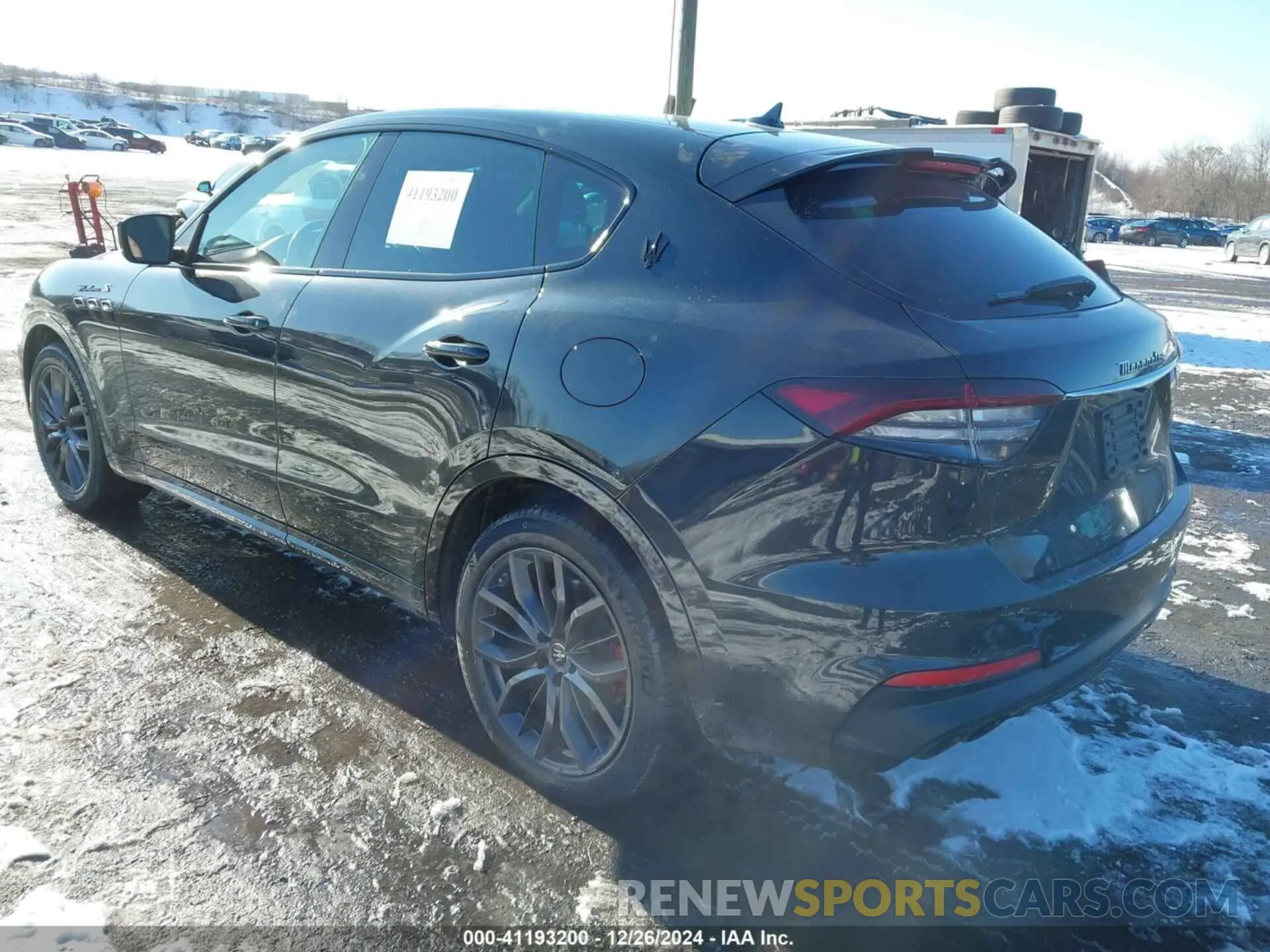 3 fotografías del automóvil dañado ZN661ZUM3NX381428 MASERATI LEVANTE 2022