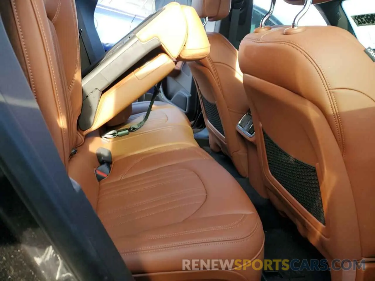 6 fotografías del automóvil dañado ZN661XUA7NX389199 MASERATI LEVANTE BA 2022