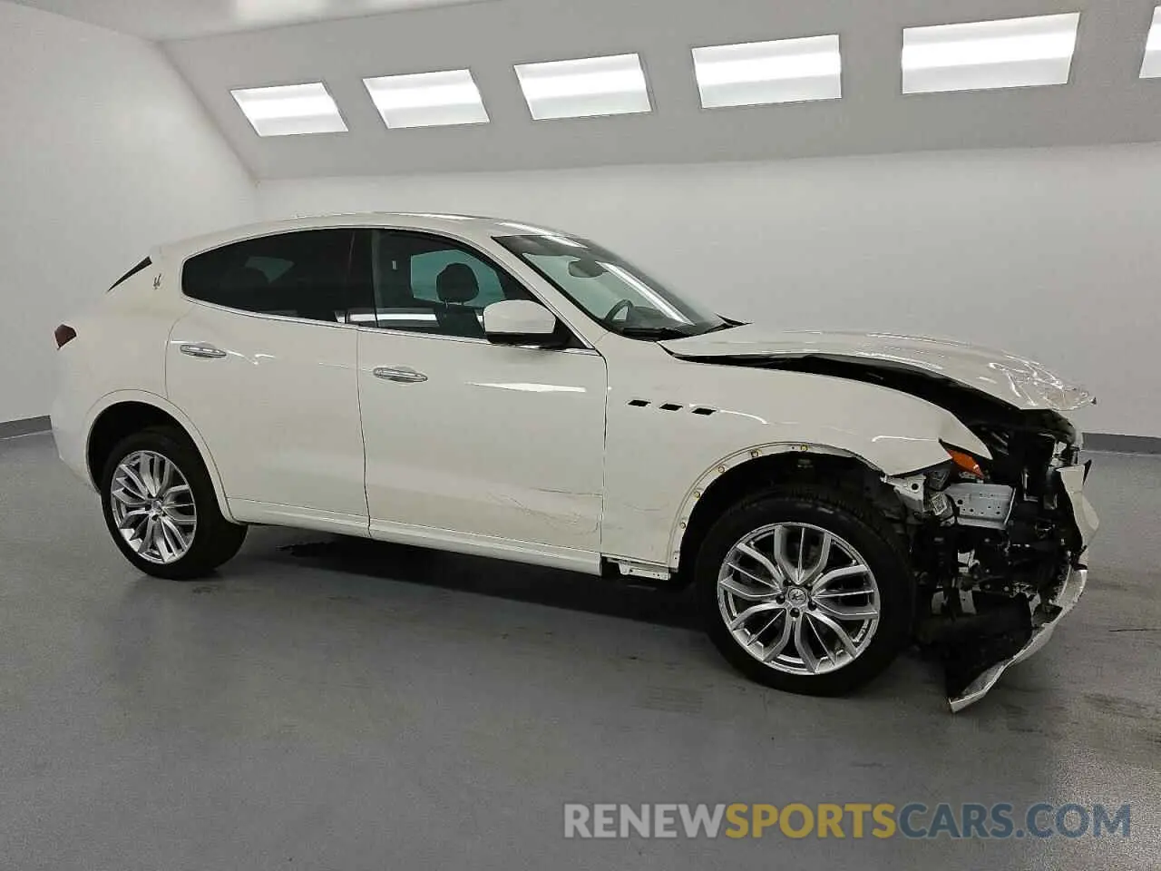 4 fotografías del automóvil dañado ZN661XUAXNX389214 MASERATI LEVANTE BA 2022