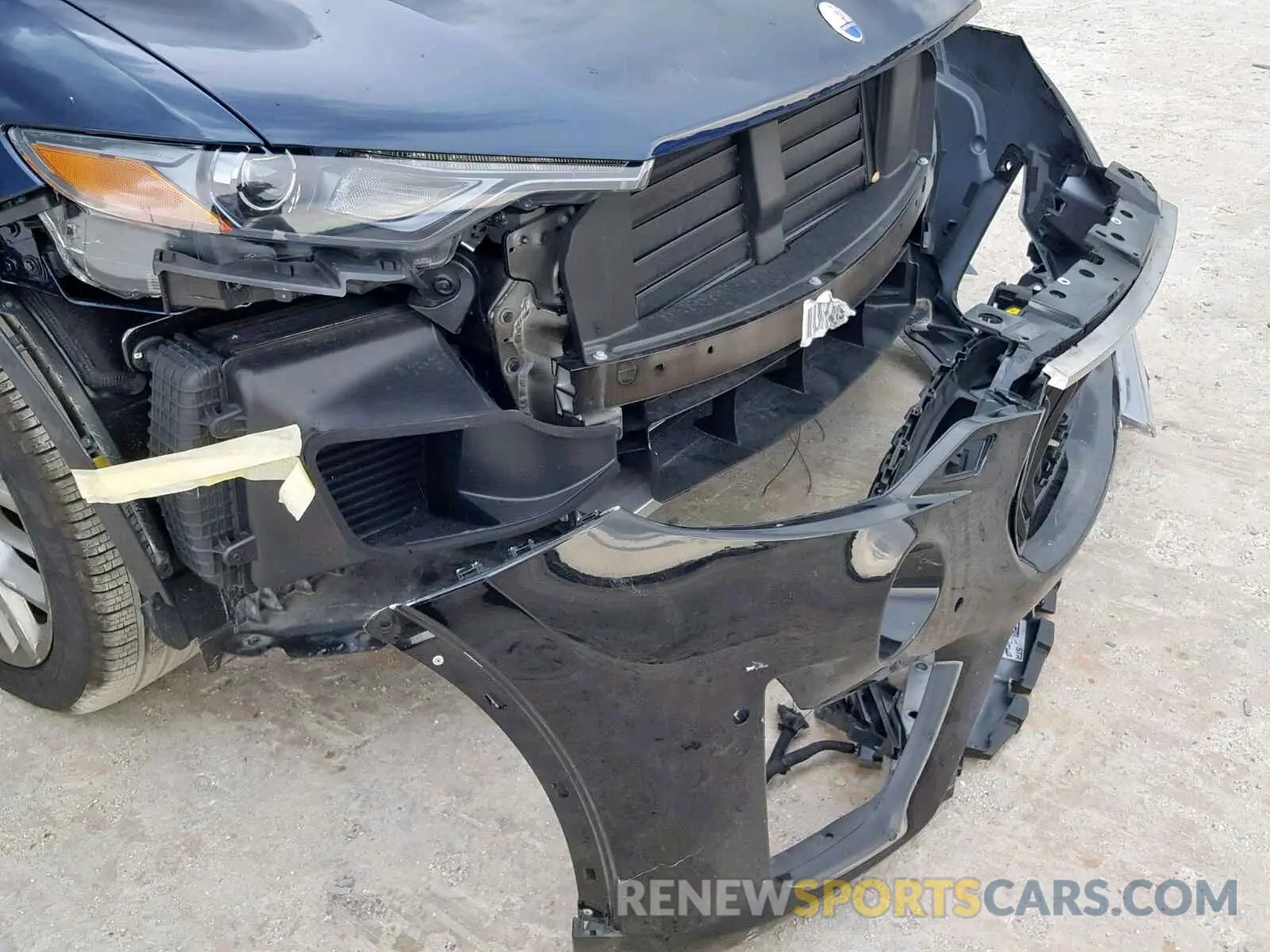 9 fotografías del automóvil dañado ZN661XUL1KX310638 MASERATI LEVANTE LU 2019