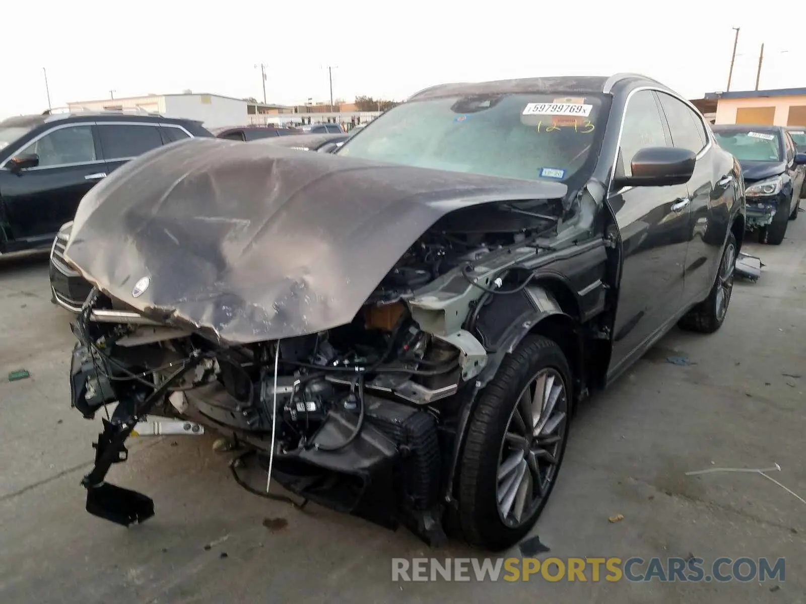 2 fotografías del automóvil dañado ZN661XUL7KX316217 MASERATI LEVANTE LU 2019