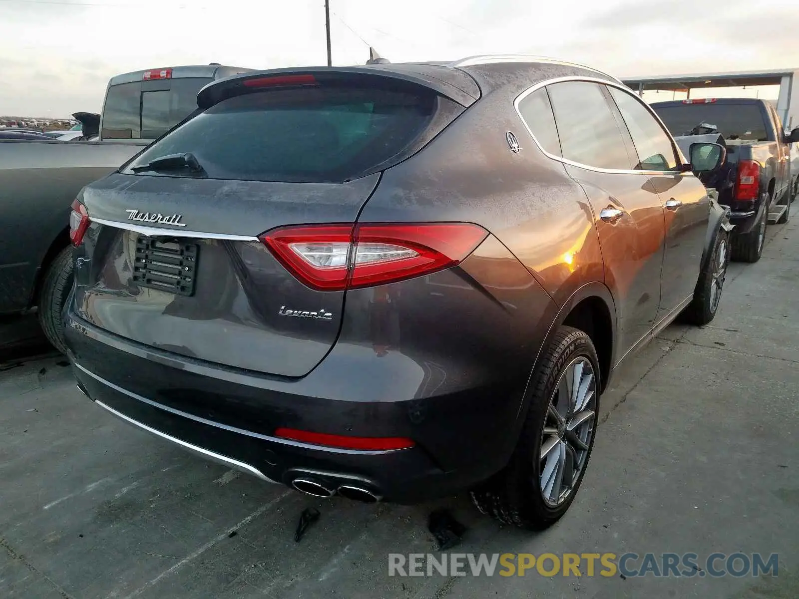 4 fotografías del automóvil dañado ZN661XUL7KX316217 MASERATI LEVANTE LU 2019