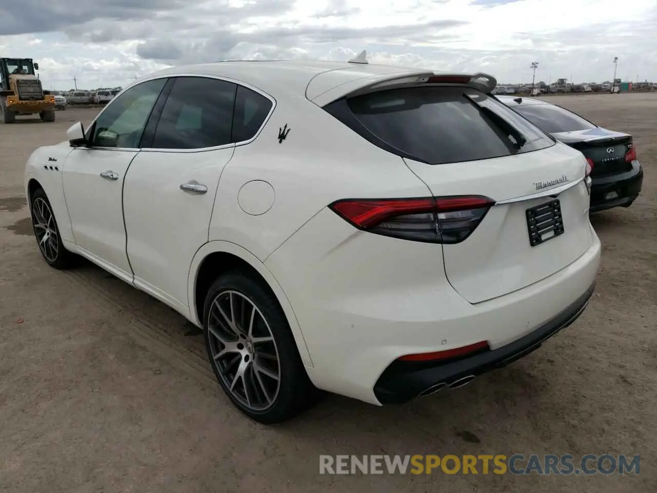 3 fotografías del automóvil dañado ZN661YUM2NX402358 MASERATI LEVANTE MO 2022