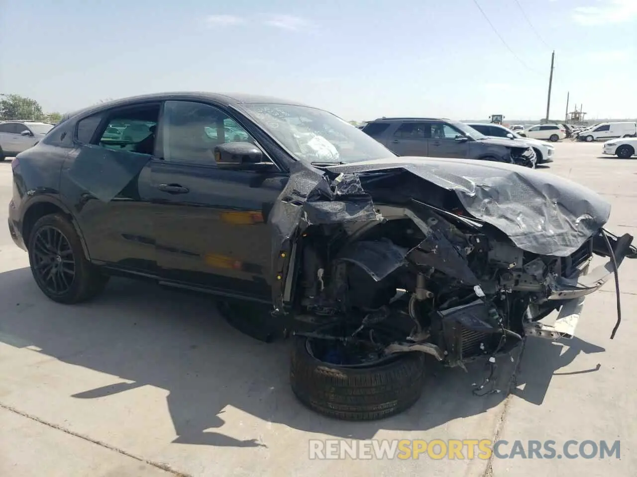 4 fotografías del automóvil dañado ZN661ZUM9NX400466 MASERATI LEVANTE MO 2022