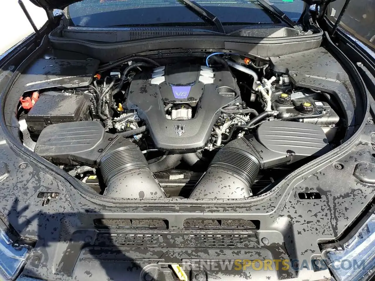 12 fotografías del automóvil dañado ZN661YUM4PX435509 MASERATI LEVANTE MO 2023