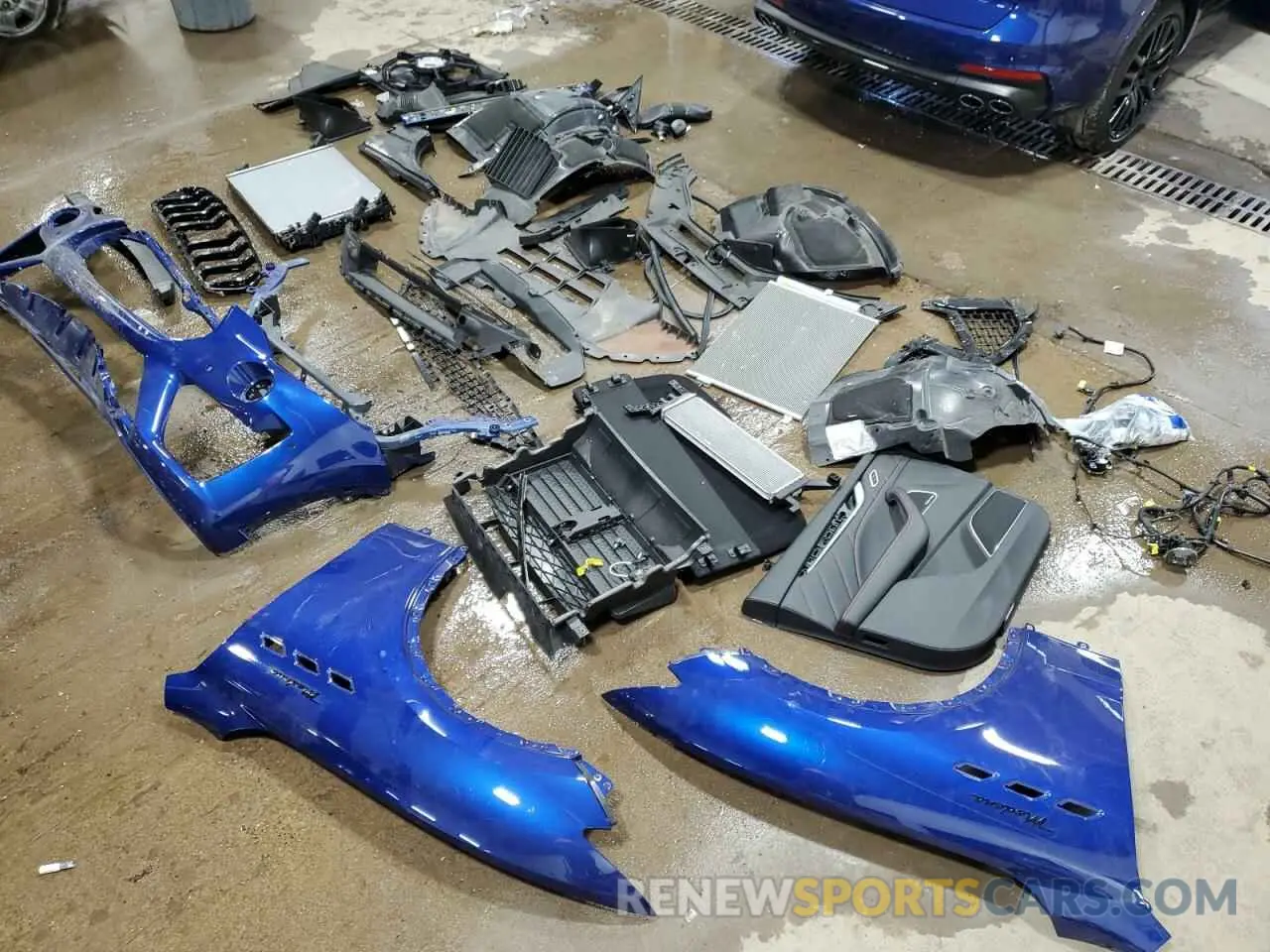 13 fotografías del automóvil dañado ZN661YUM4RX450899 MASERATI LEVANTE MO 2024