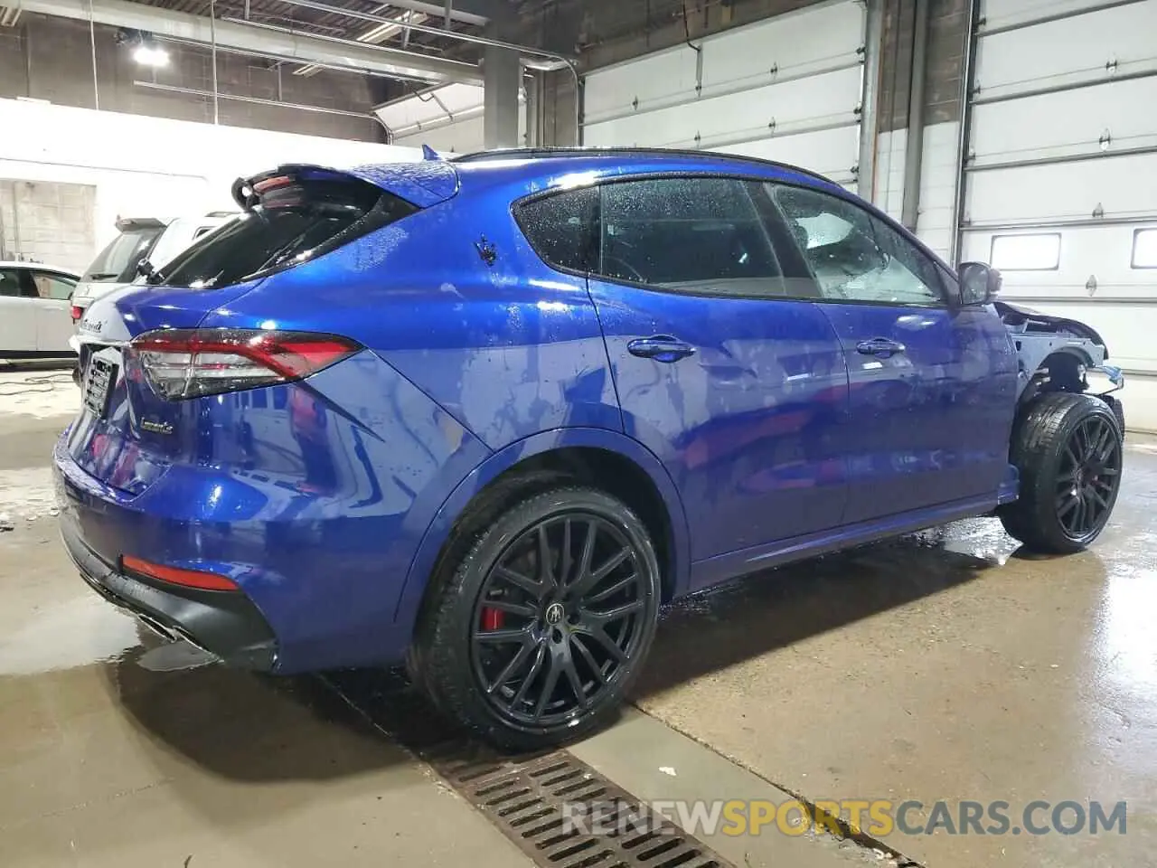 3 fotografías del automóvil dañado ZN661YUM4RX450899 MASERATI LEVANTE MO 2024