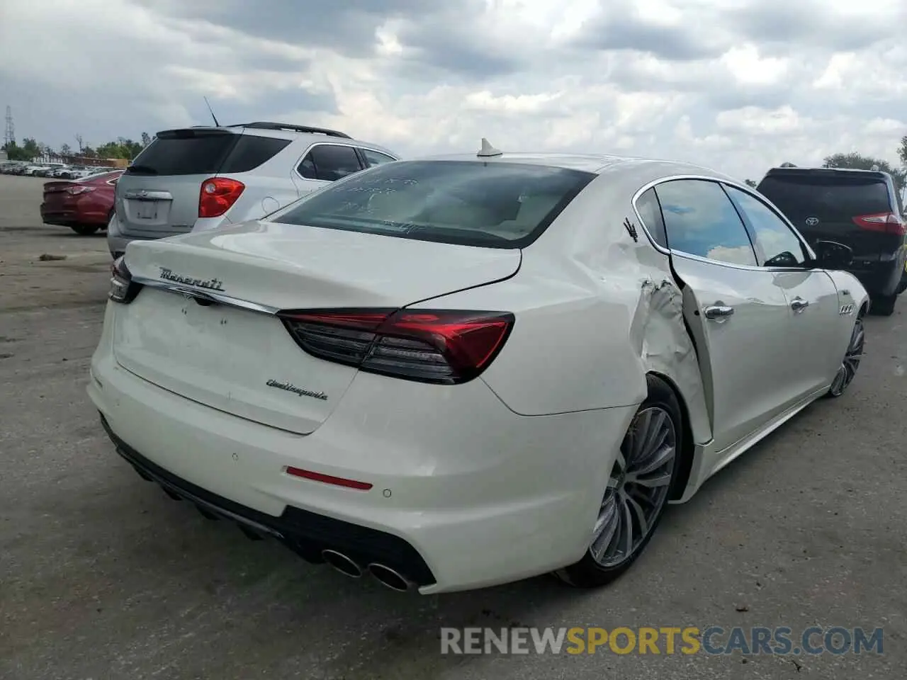 4 fotografías del automóvil dañado ZAM56YPM4N1388472 MASERATI QUATTROPOR 2022