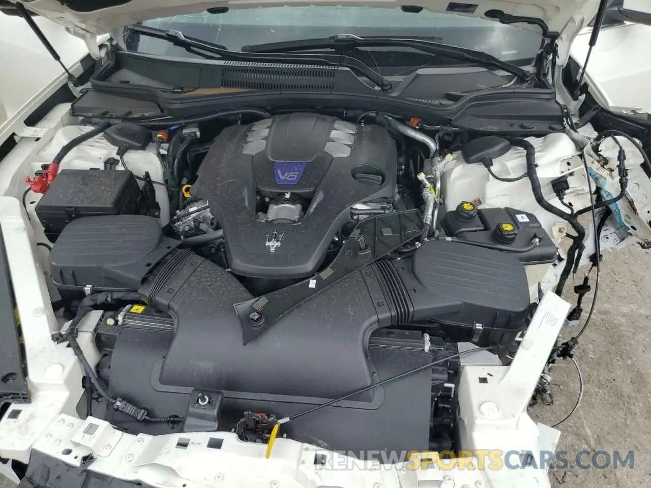 7 fotografías del automóvil dañado ZAM56YPM4N1388472 MASERATI QUATTROPOR 2022