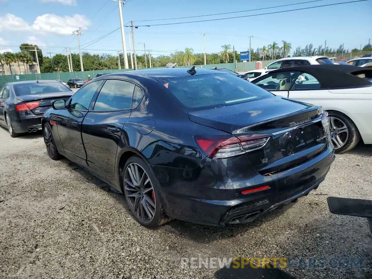 3 fotografías del automóvil dañado ZAM56ZPT0NX399687 MASERATI QUATTROPOR 2022