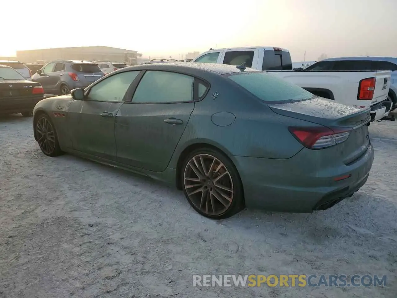 2 fotografías del automóvil dañado ZAM56ZPT4N1382393 MASERATI QUATTROPOR 2022