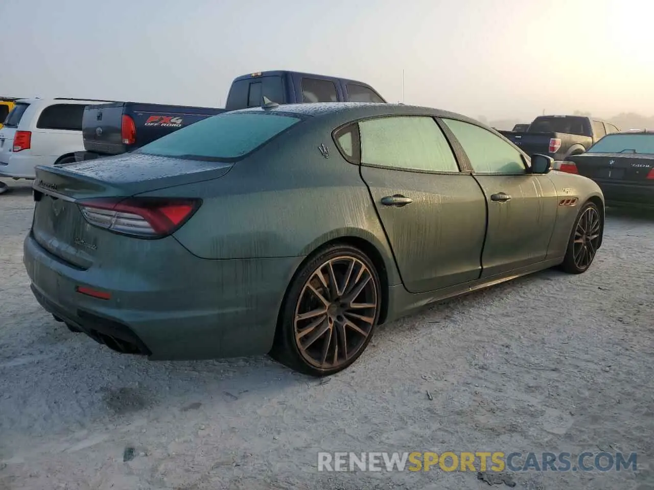 3 fotografías del automóvil dañado ZAM56ZPT4N1382393 MASERATI QUATTROPOR 2022