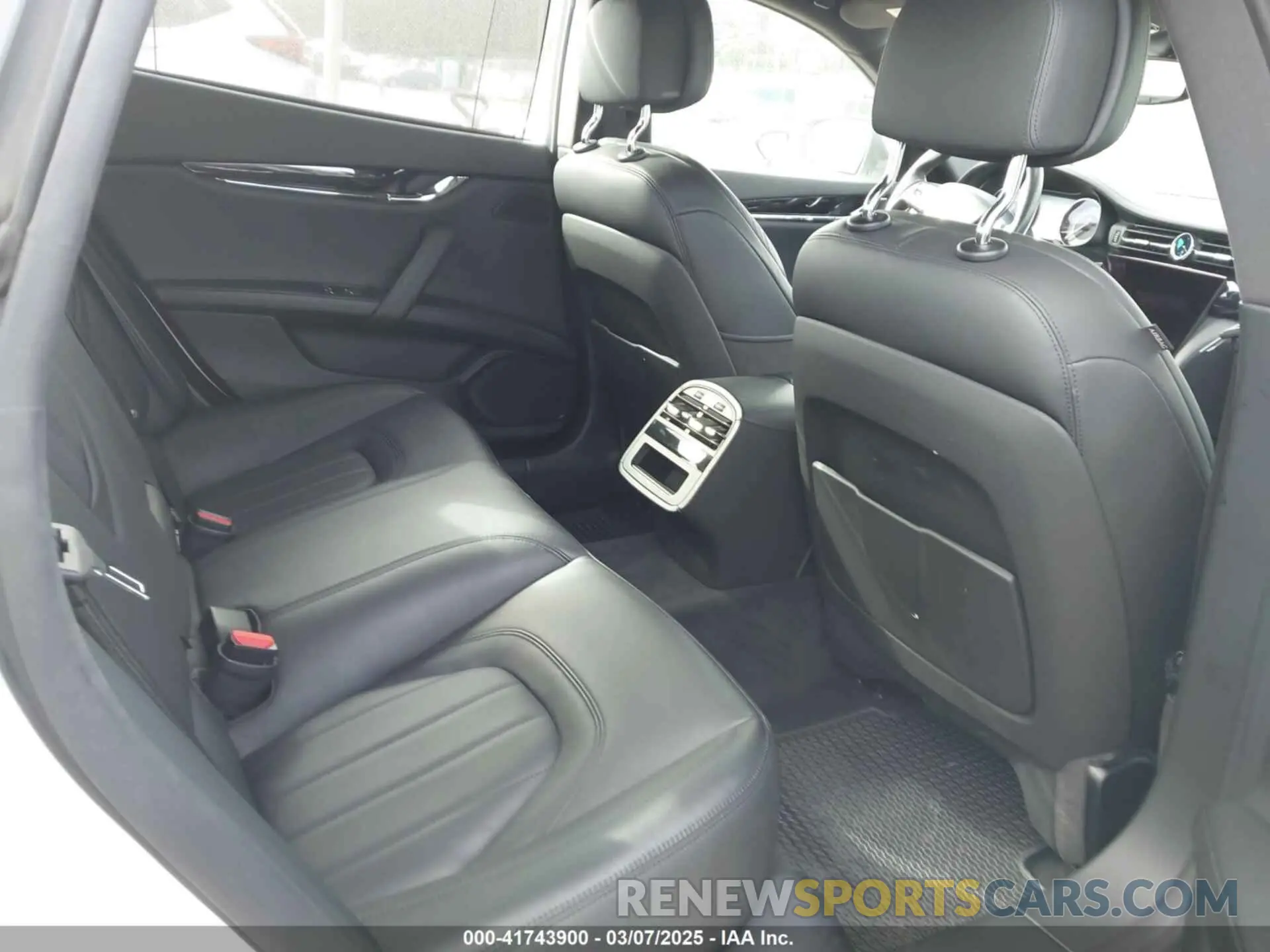 8 fotografías del automóvil dañado ZAM56YRM2N1388371 MASERATI QUATTROPORTE 2022