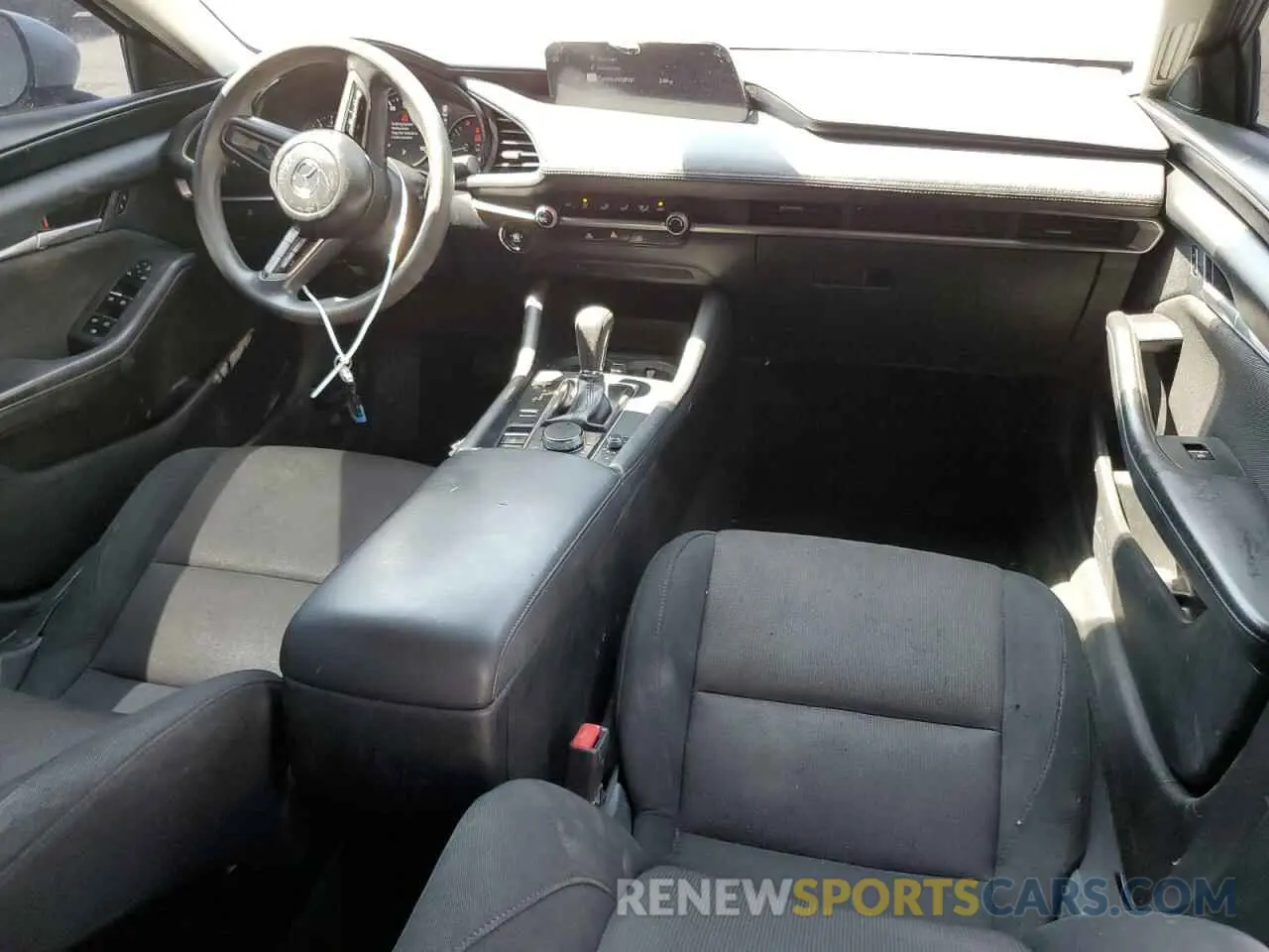 8 fotografías del automóvil dañado 3MZBPABL8KM112754 MAZDA 3 2019